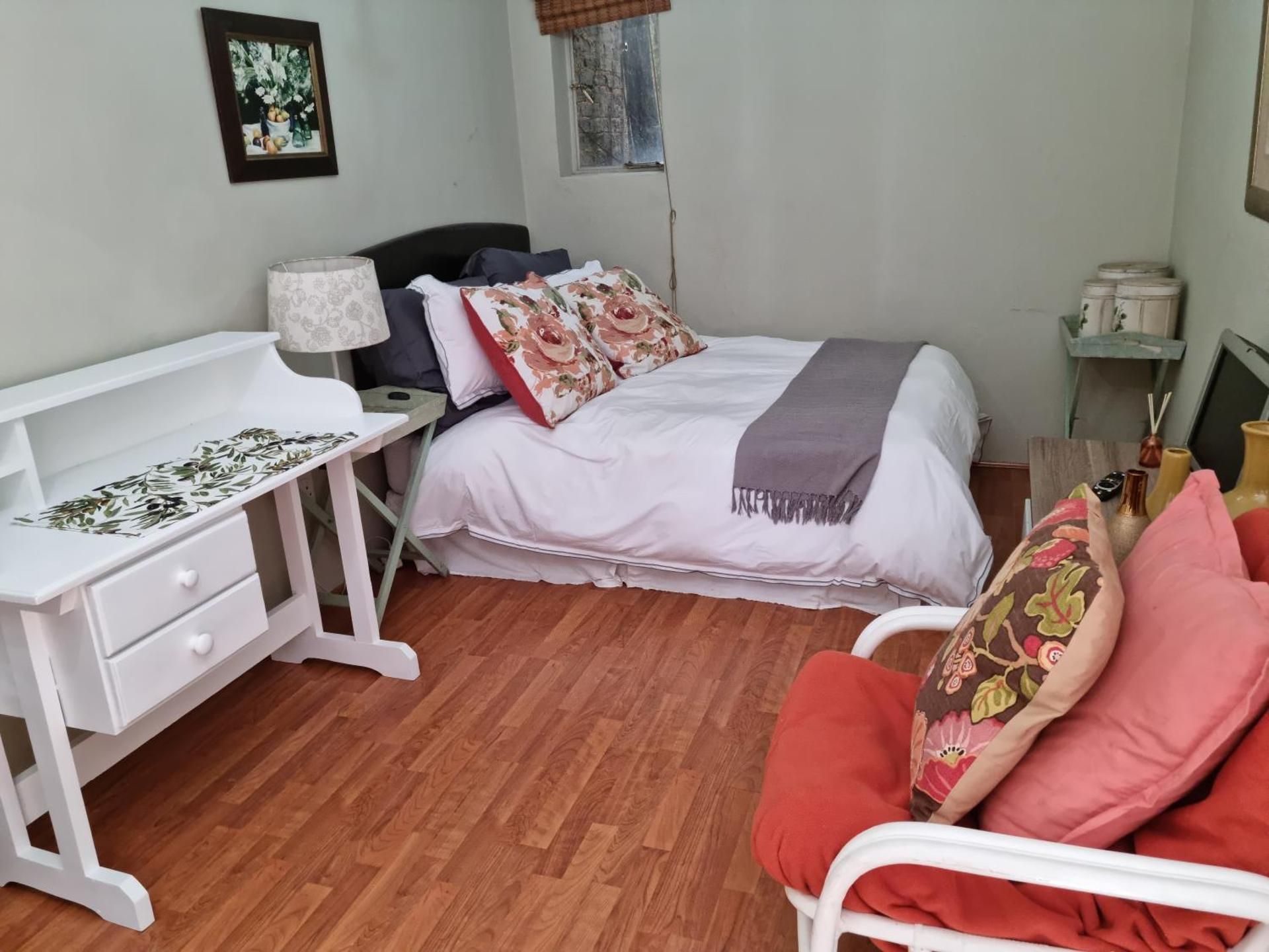 Deluxe Room (2 Adults + 1 Child)