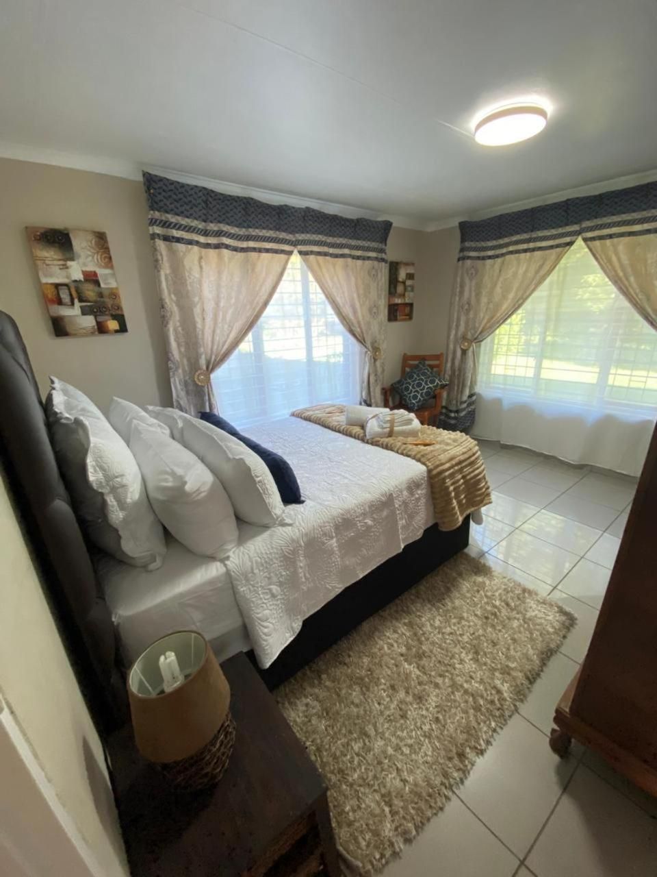Standard Queen Room