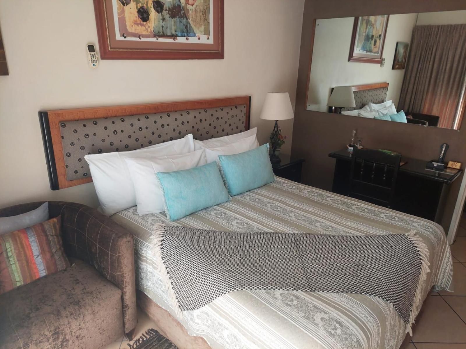 Sleep Eezy Cottages Family Room 2