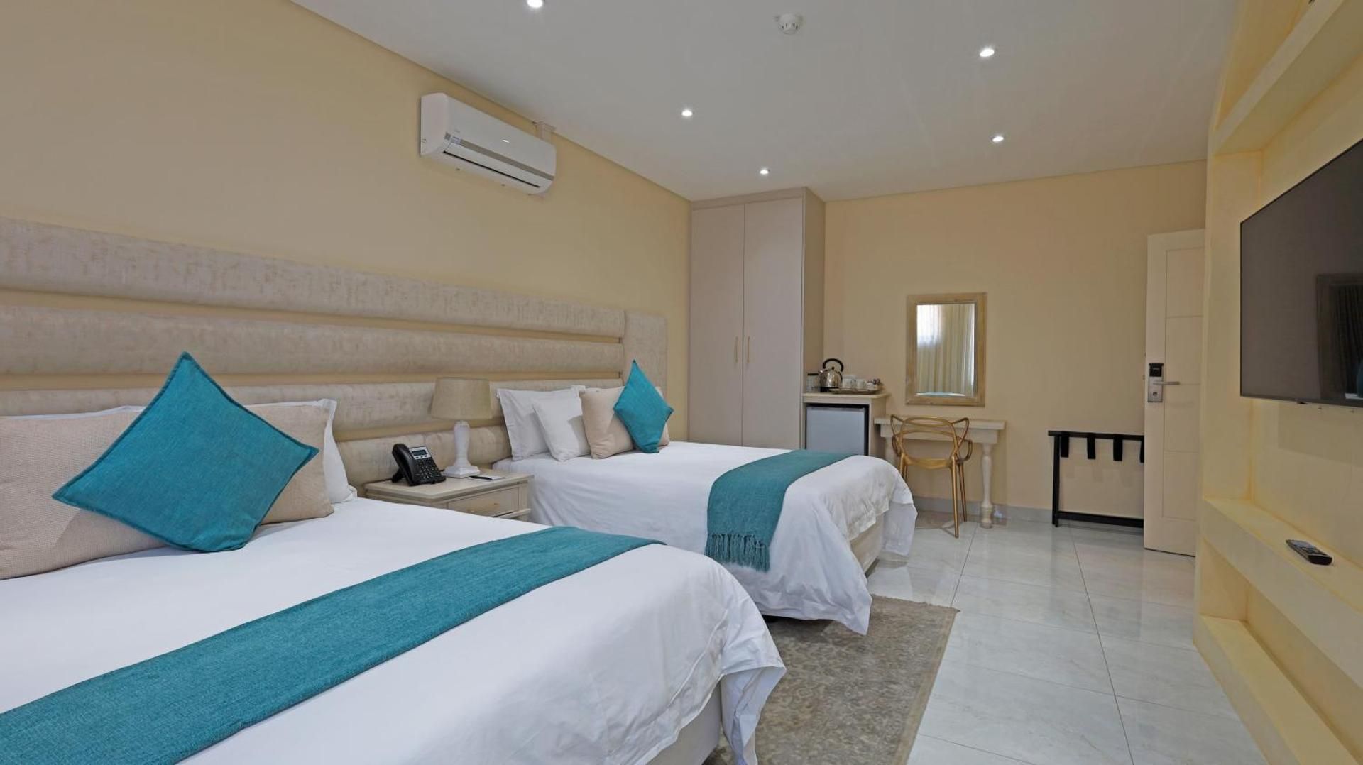 Deluxe Family Room