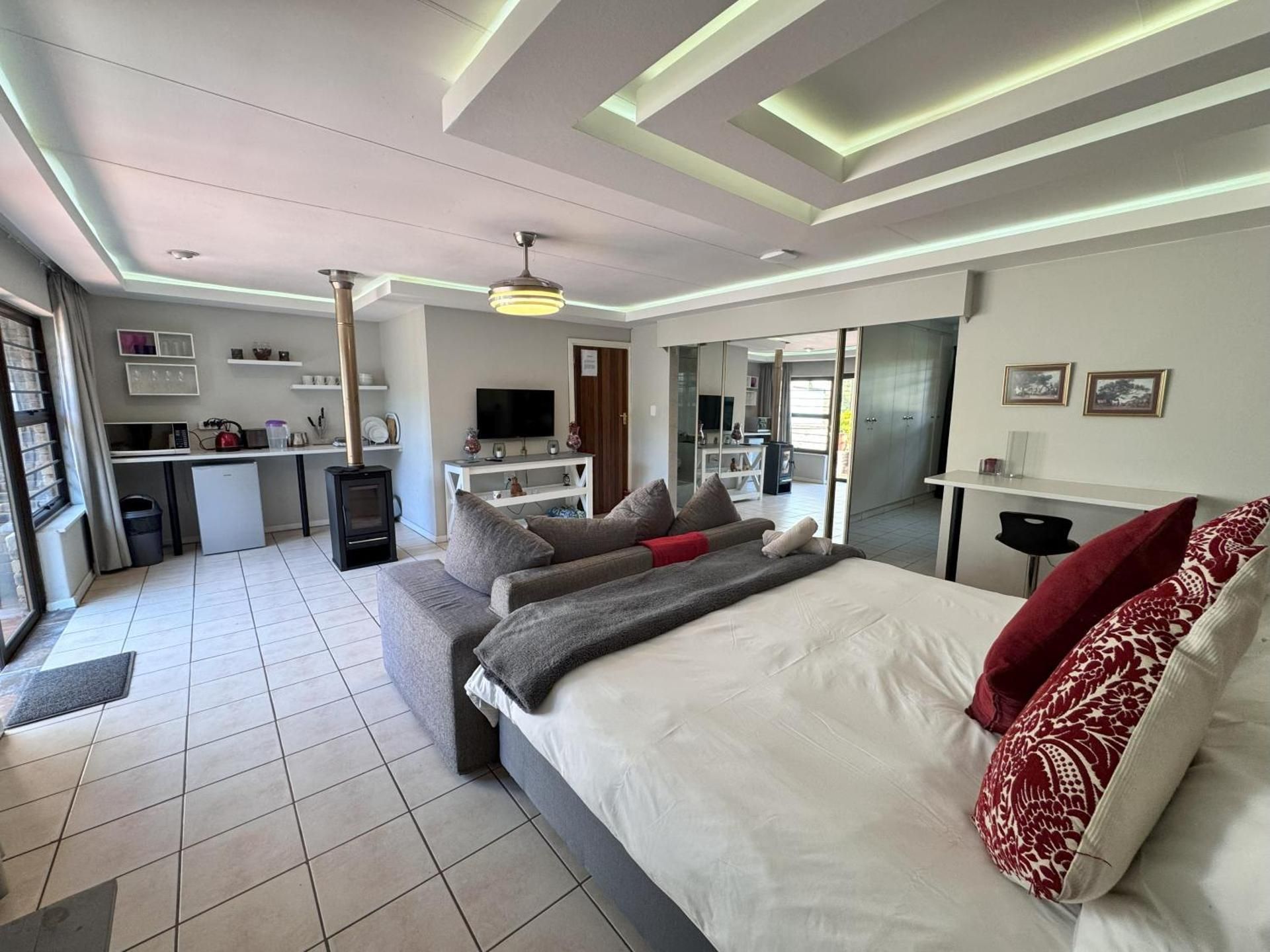 Deluxe King Suite