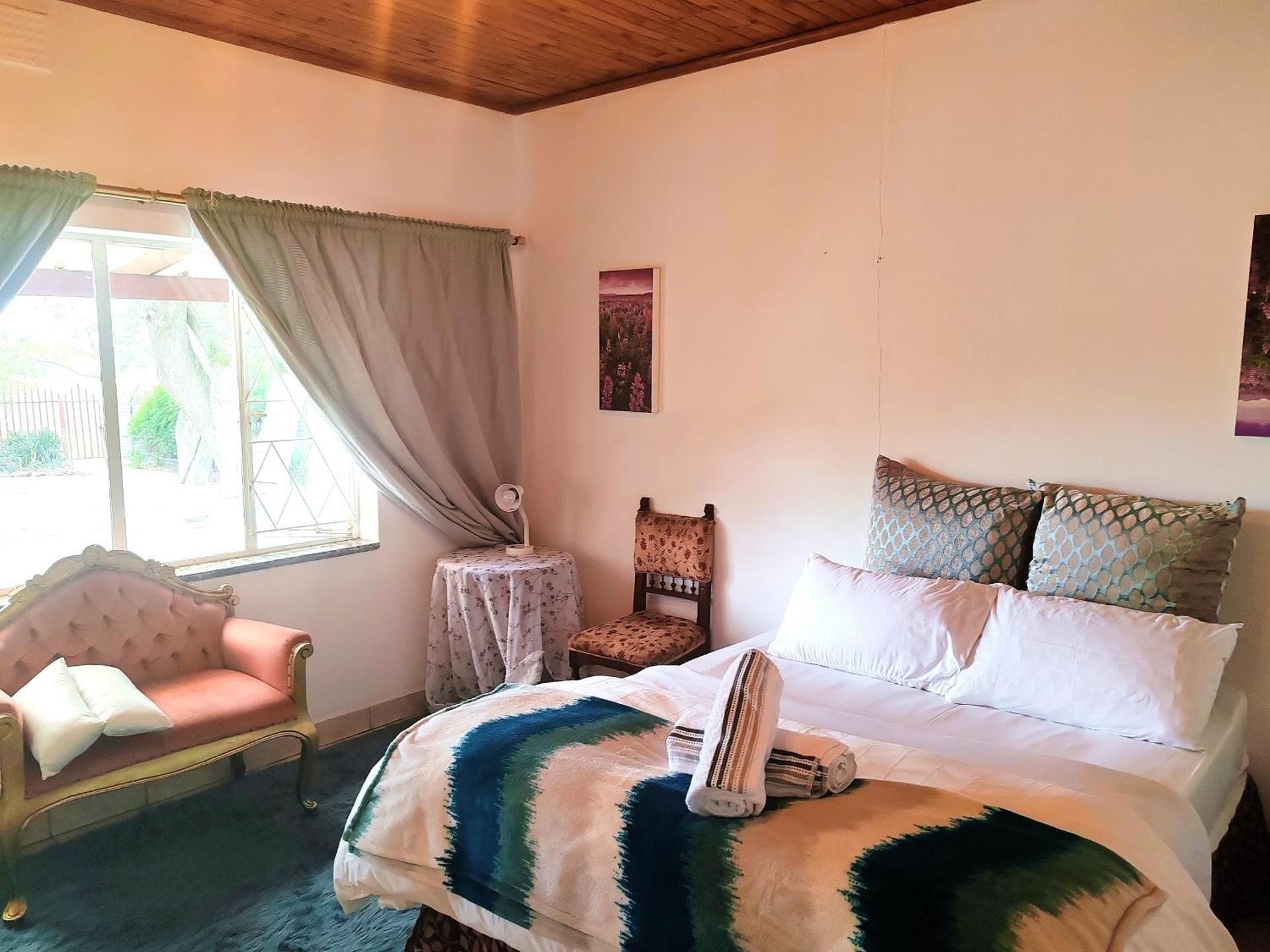 Sun and Stars  Deluxe Room (2 Adults + 1 Child)