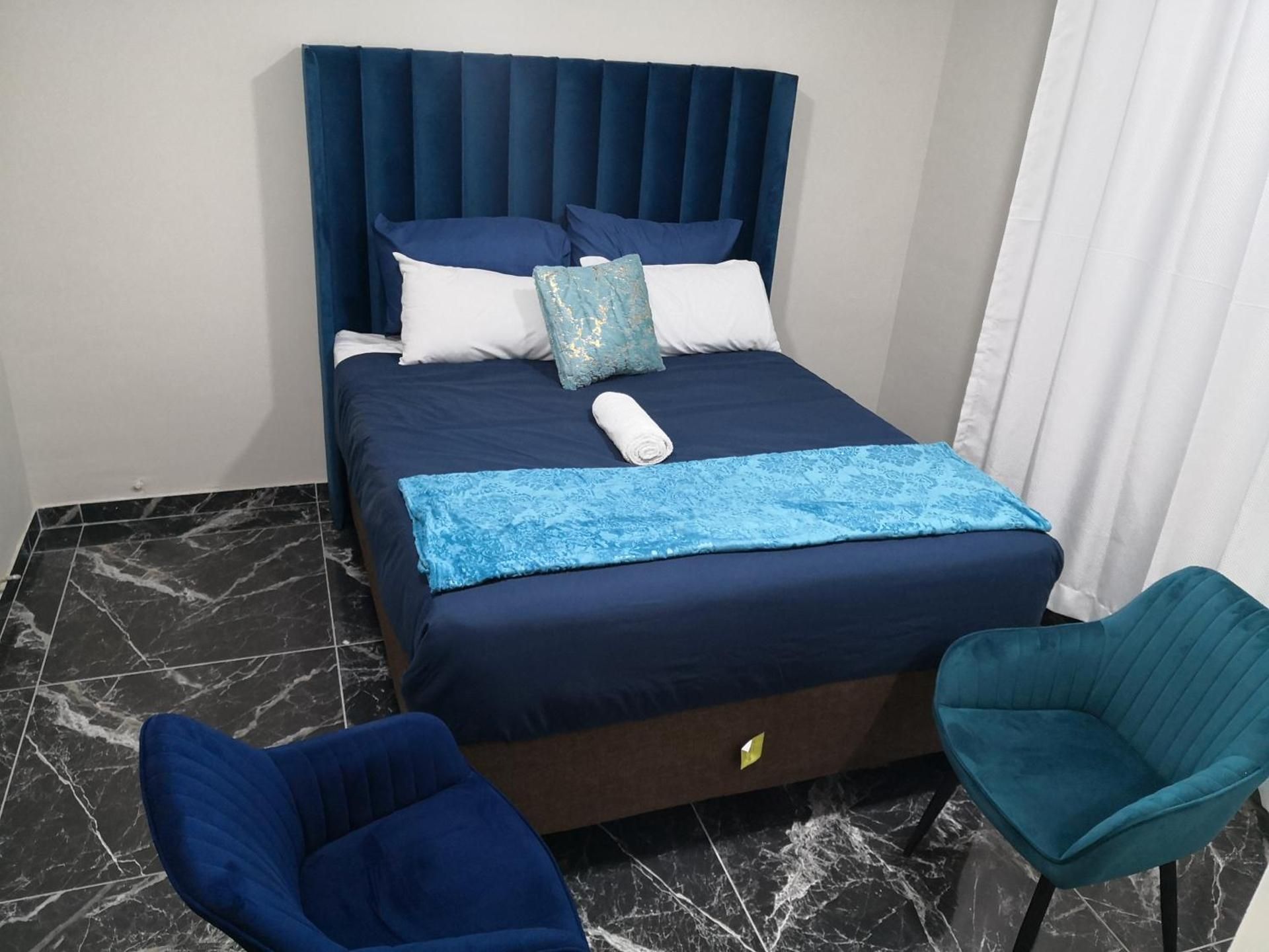 Deluxe King Suite