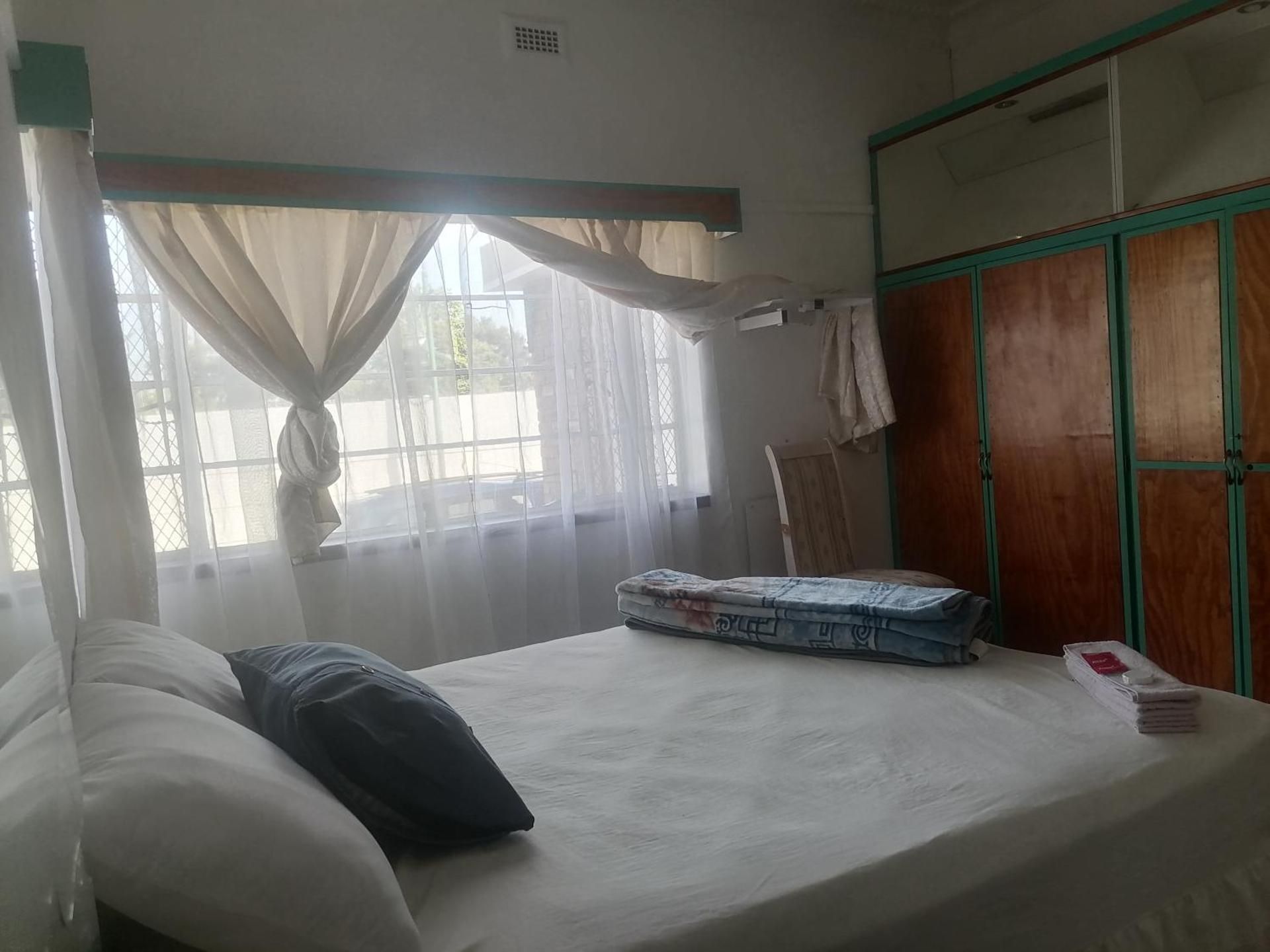 Deluxe Double Room (2 Adults + 1 Child)