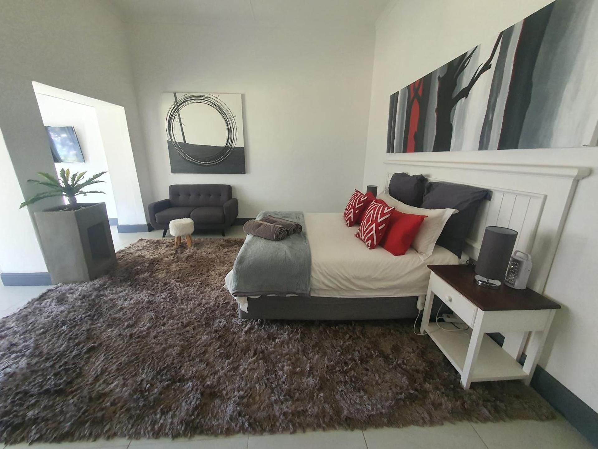 Deluxe Queen Room