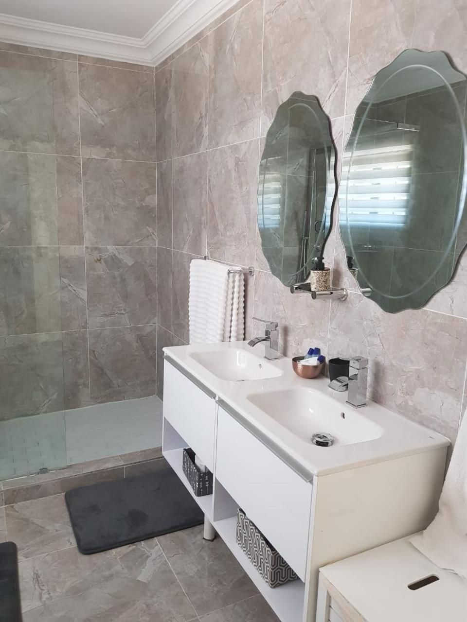 Deluxe Double Room with Bath