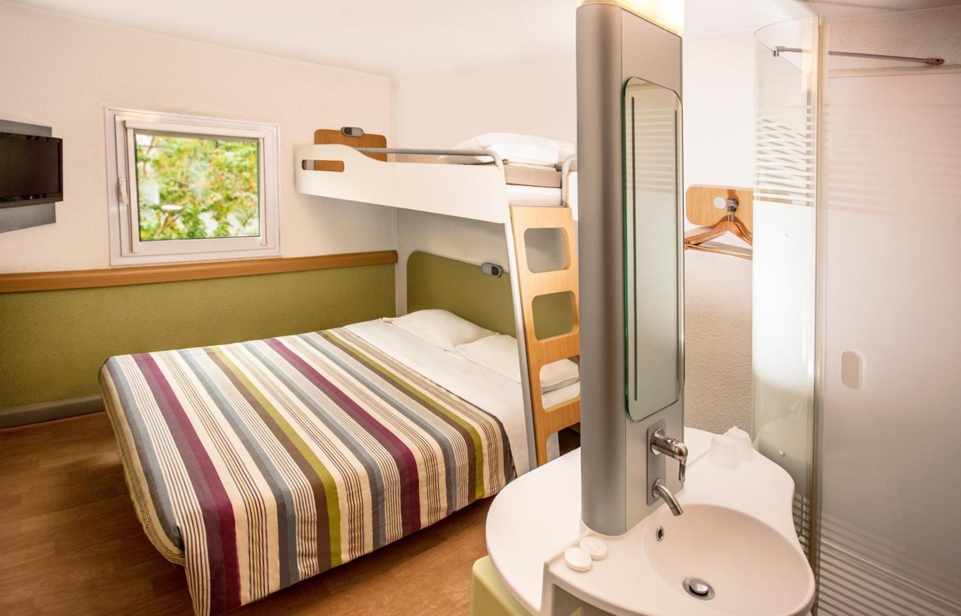 Standard Triple Room (Smoking)