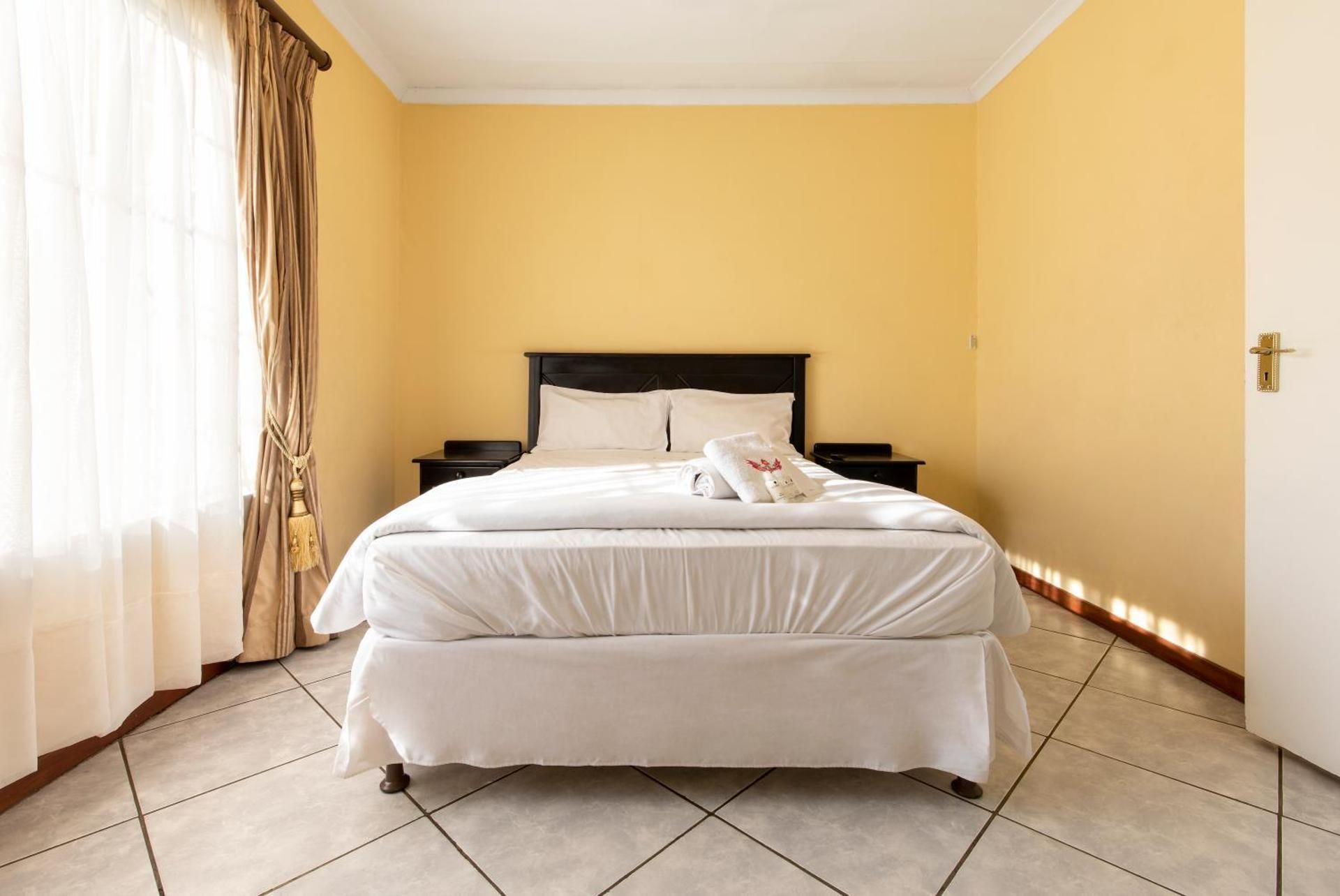 Double Room with Shared Bathroom