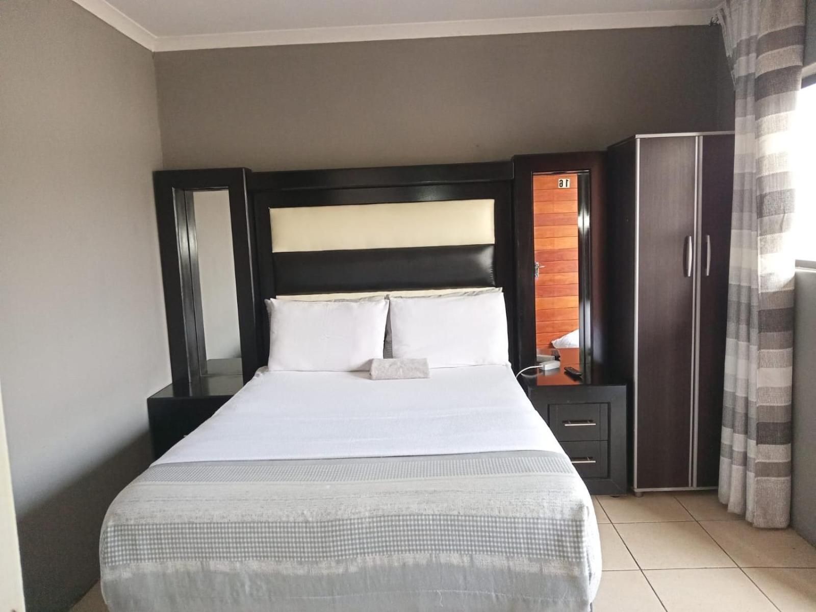 Deluxe King Suite