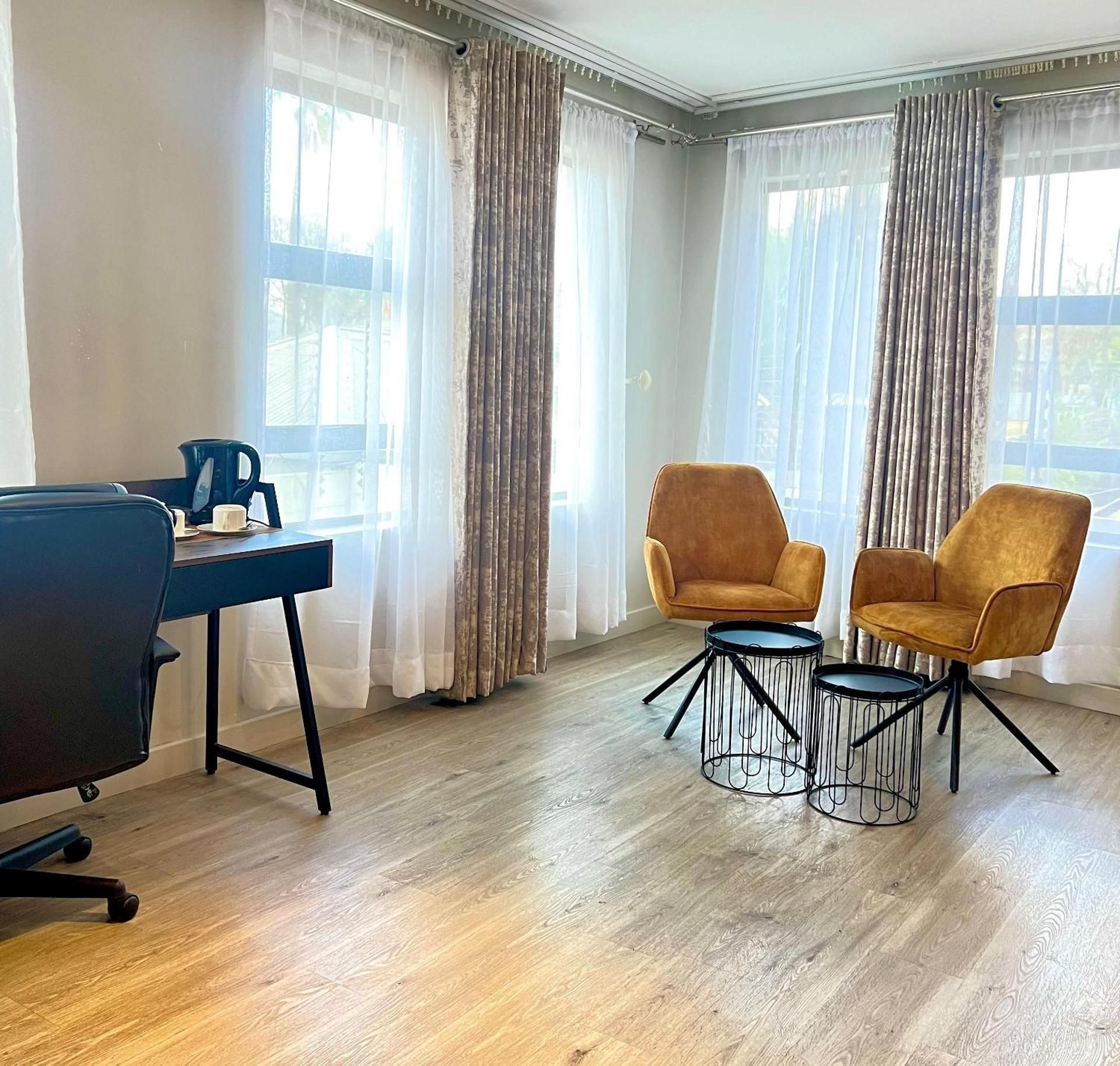 Bahlalerwa Royal Guesthouse Deluxe Double Room 2