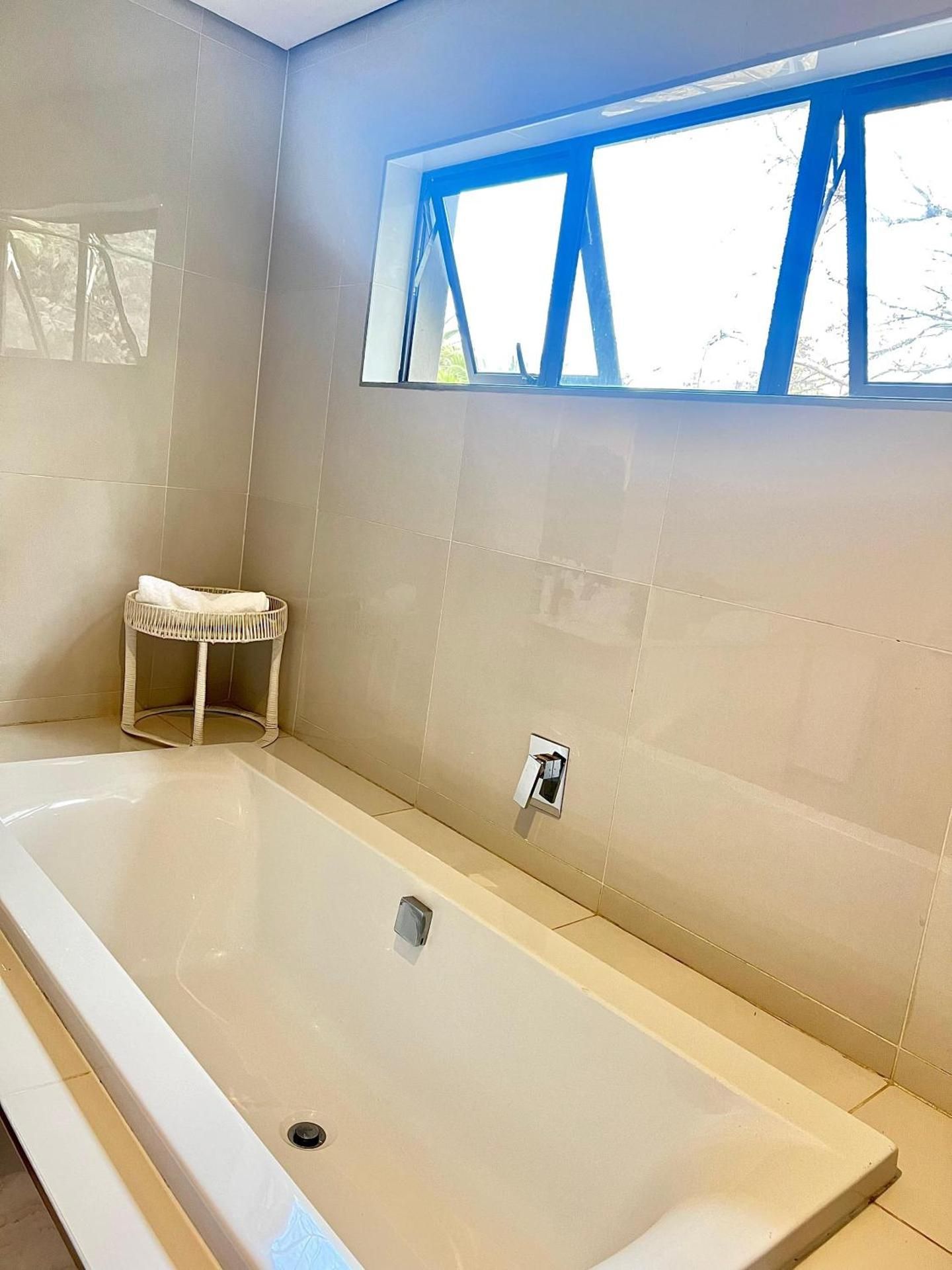 Bahlalerwa Royal Guesthouse Deluxe Double Room