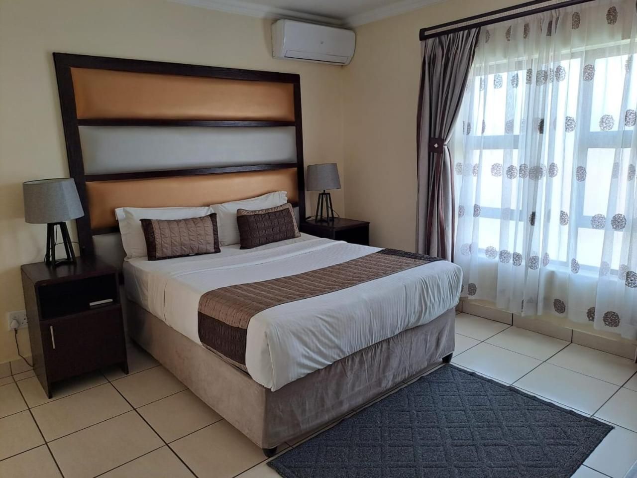 Deluxe Queen Room