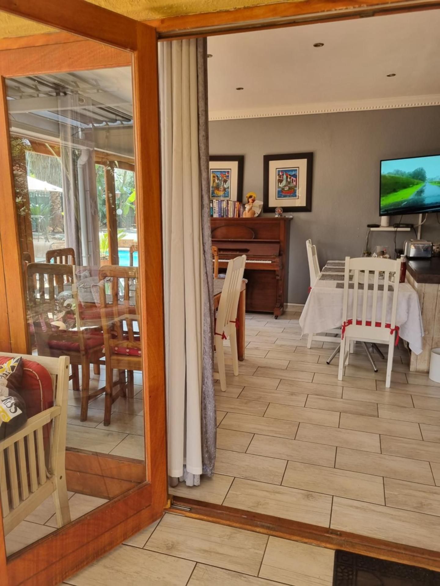 shared lounge/tv area