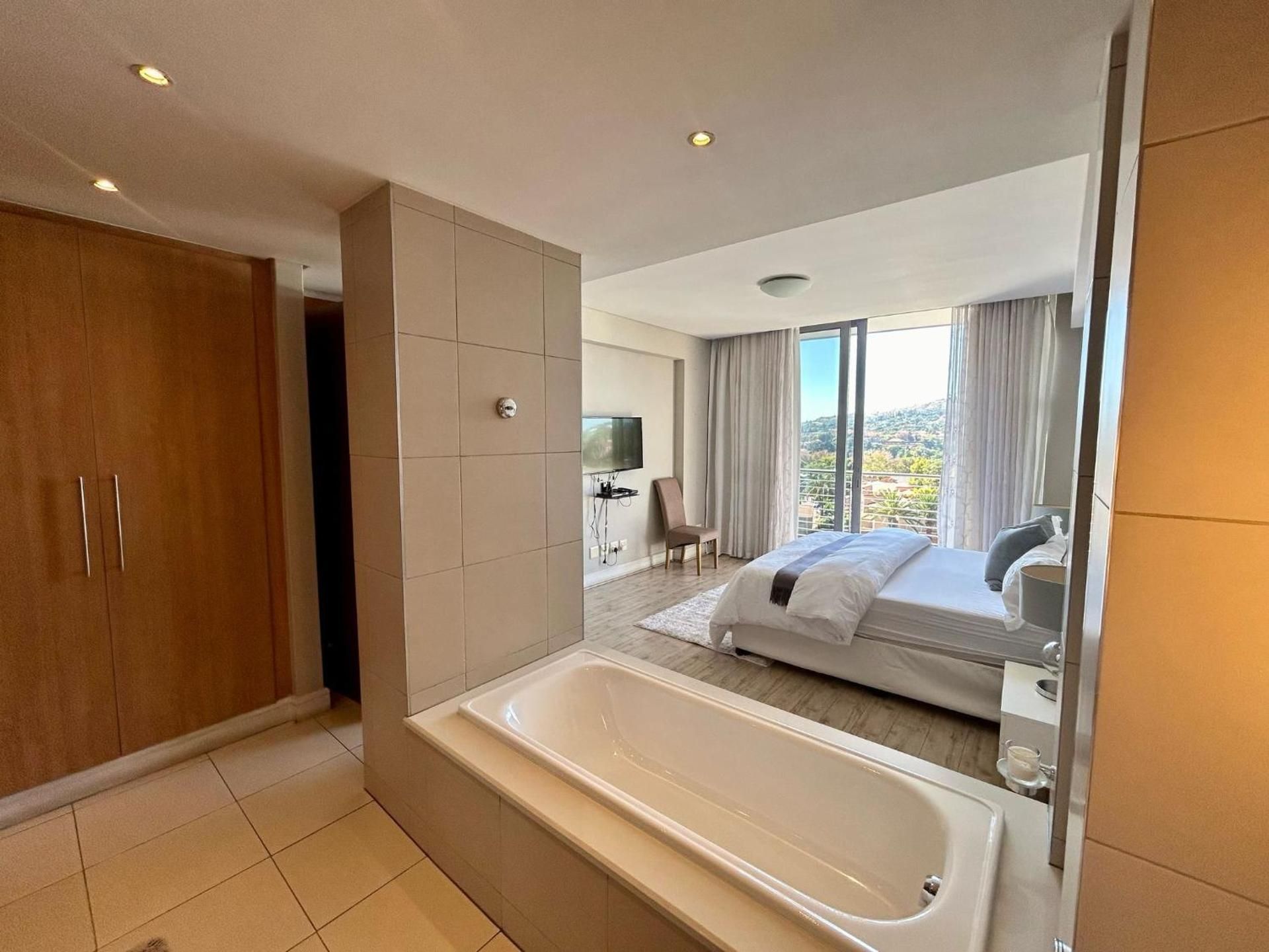 Two-Bedroom Deluxe Apartment with Balcony