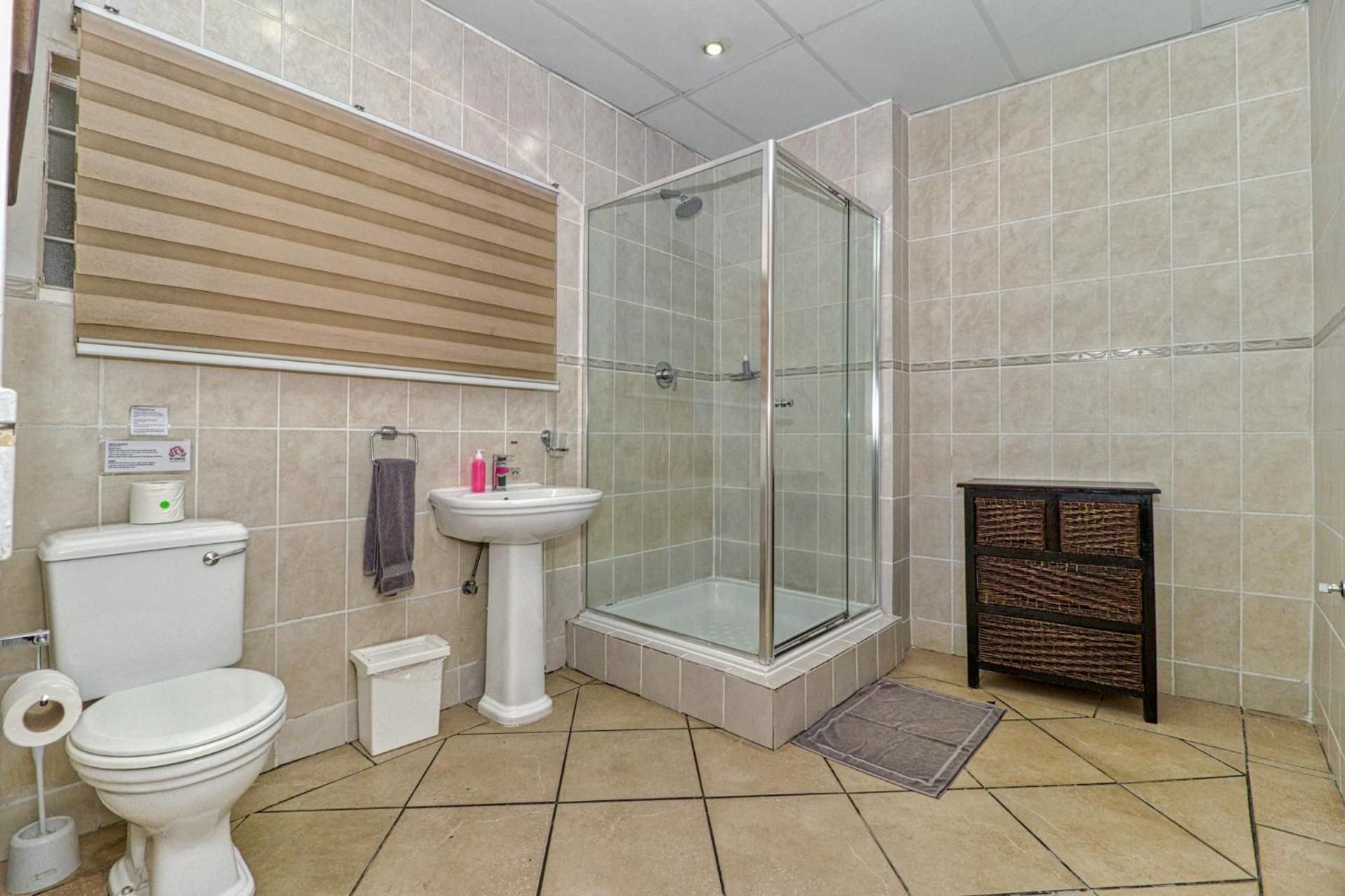 Apartment (3 Adults)