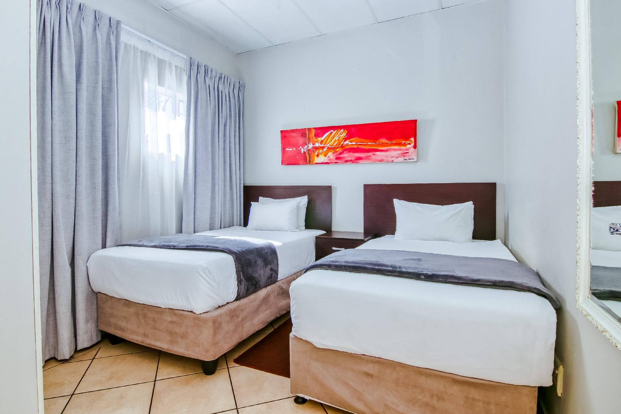 Family Apartment with 4 Single Beds