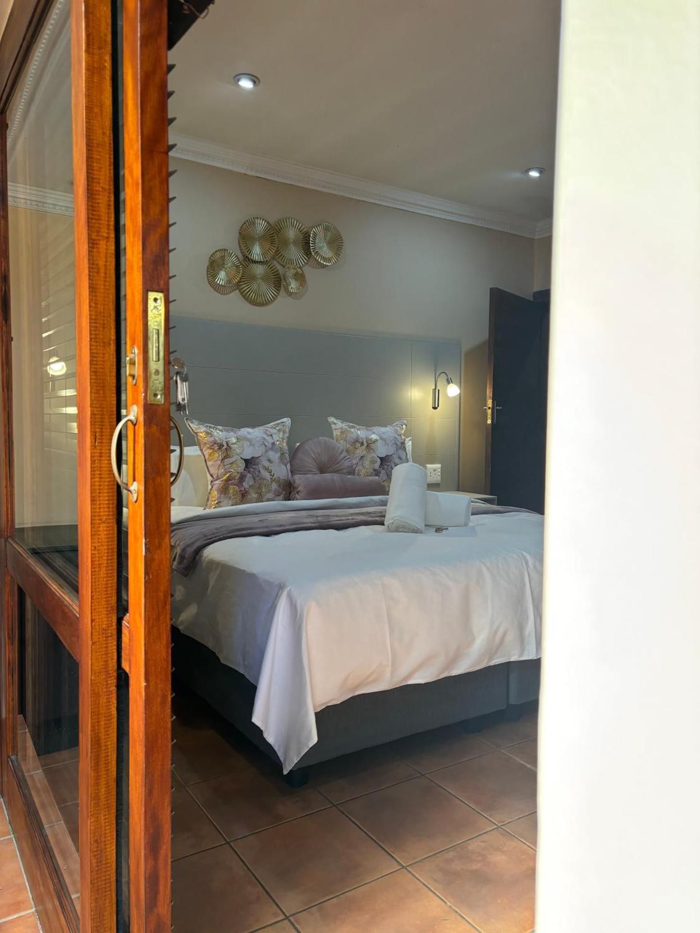 Family Room with Garden View