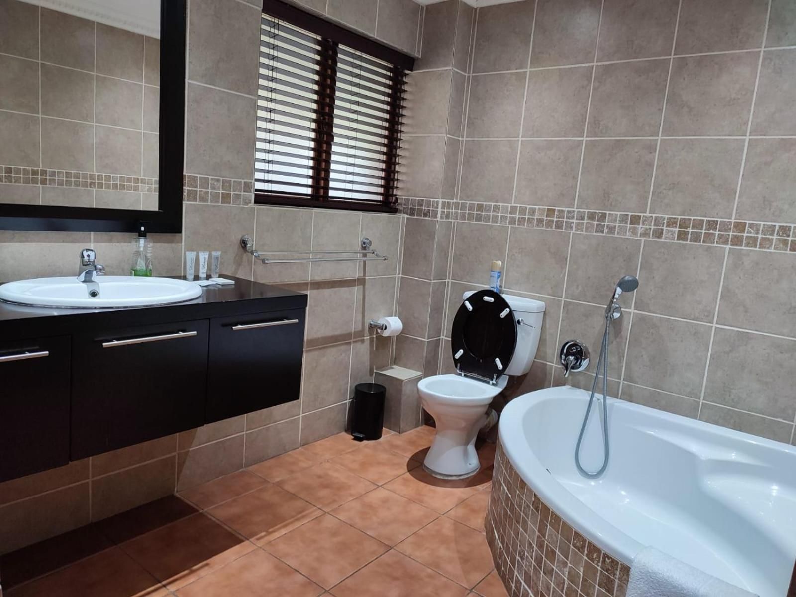 Family Room with Garden View