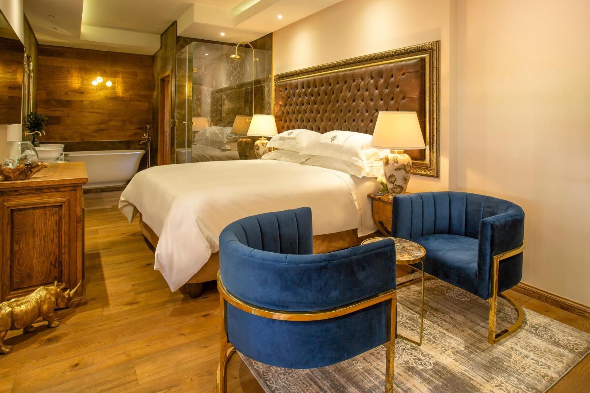 Room 5 Deluxe King Room "Riesling"