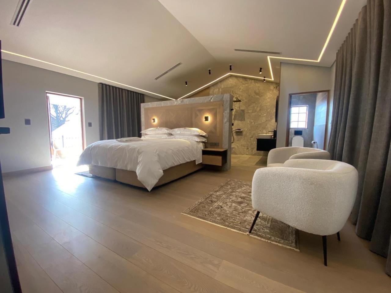 Room 9 Superior King Room "Chenin Blanc"