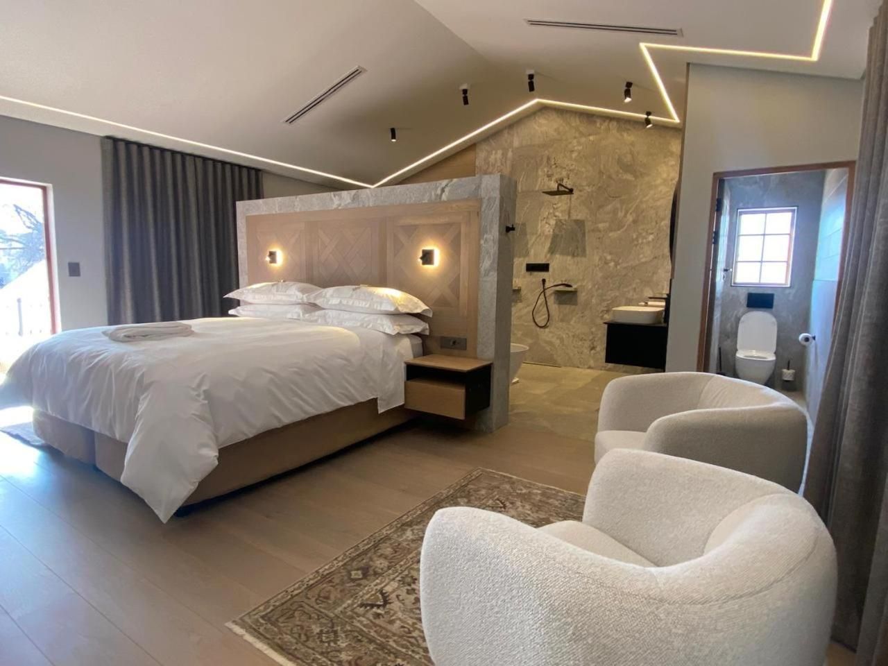 Room 9 Superior King Room "Chenin Blanc"