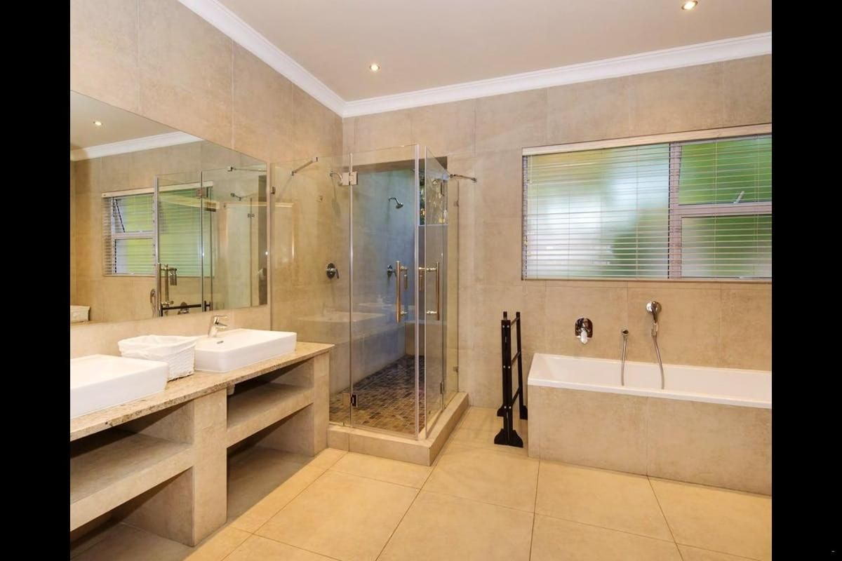 Suite with Garden View