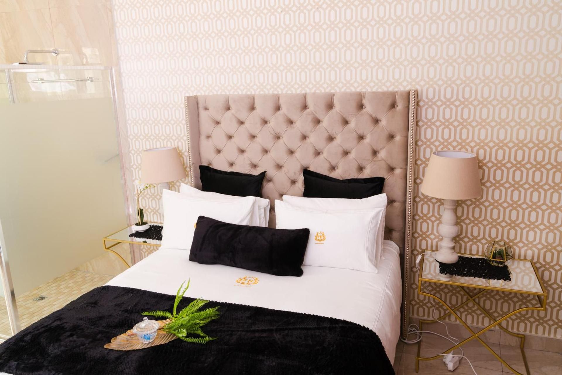 Deluxe Double Room with Shower