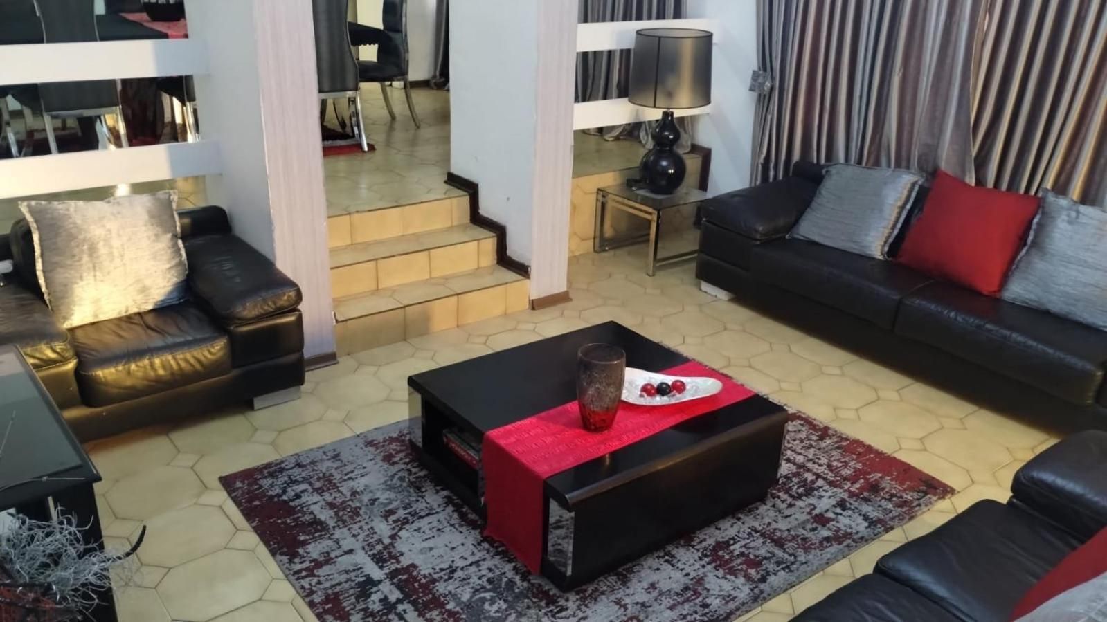 shared lounge/tv area