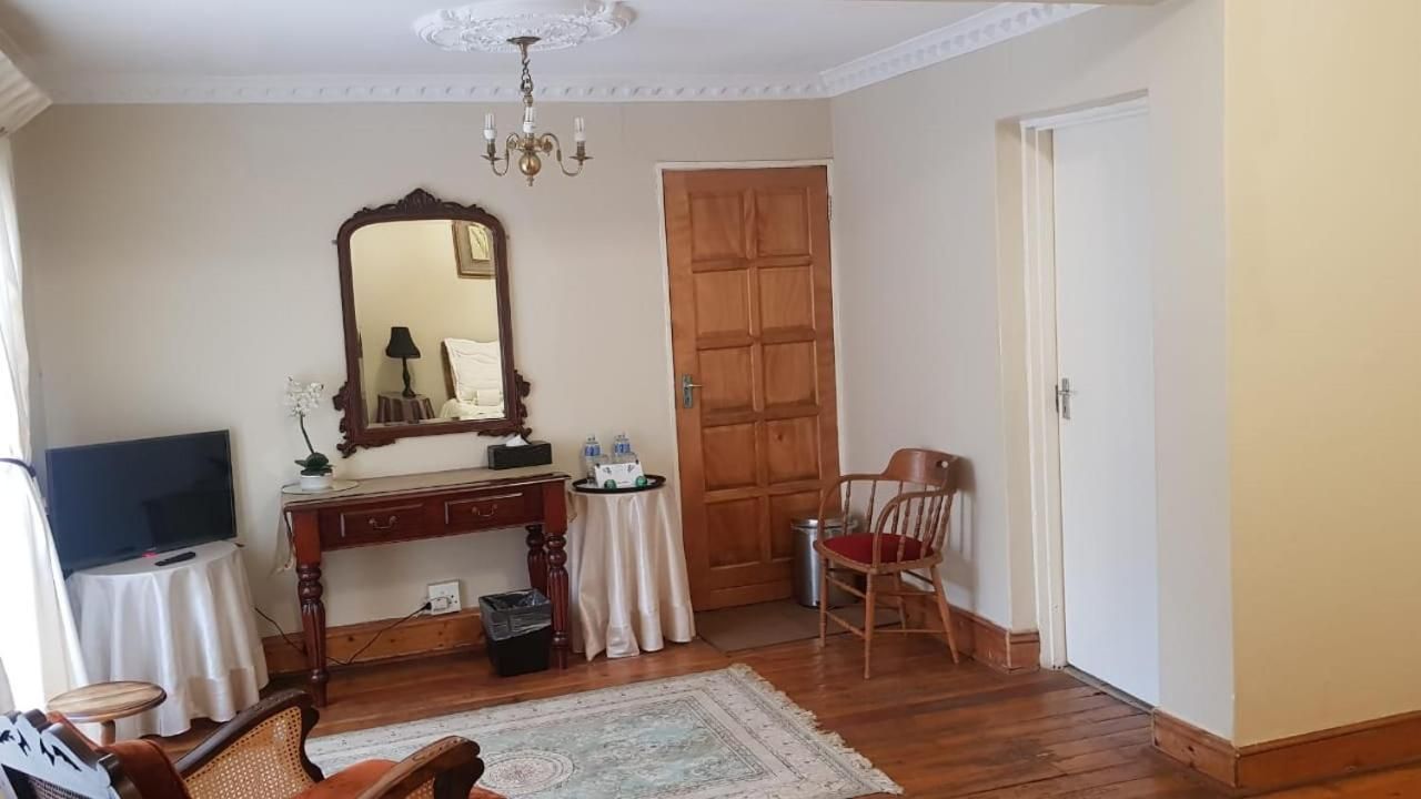 Double or Twin Room with Private Bathroom