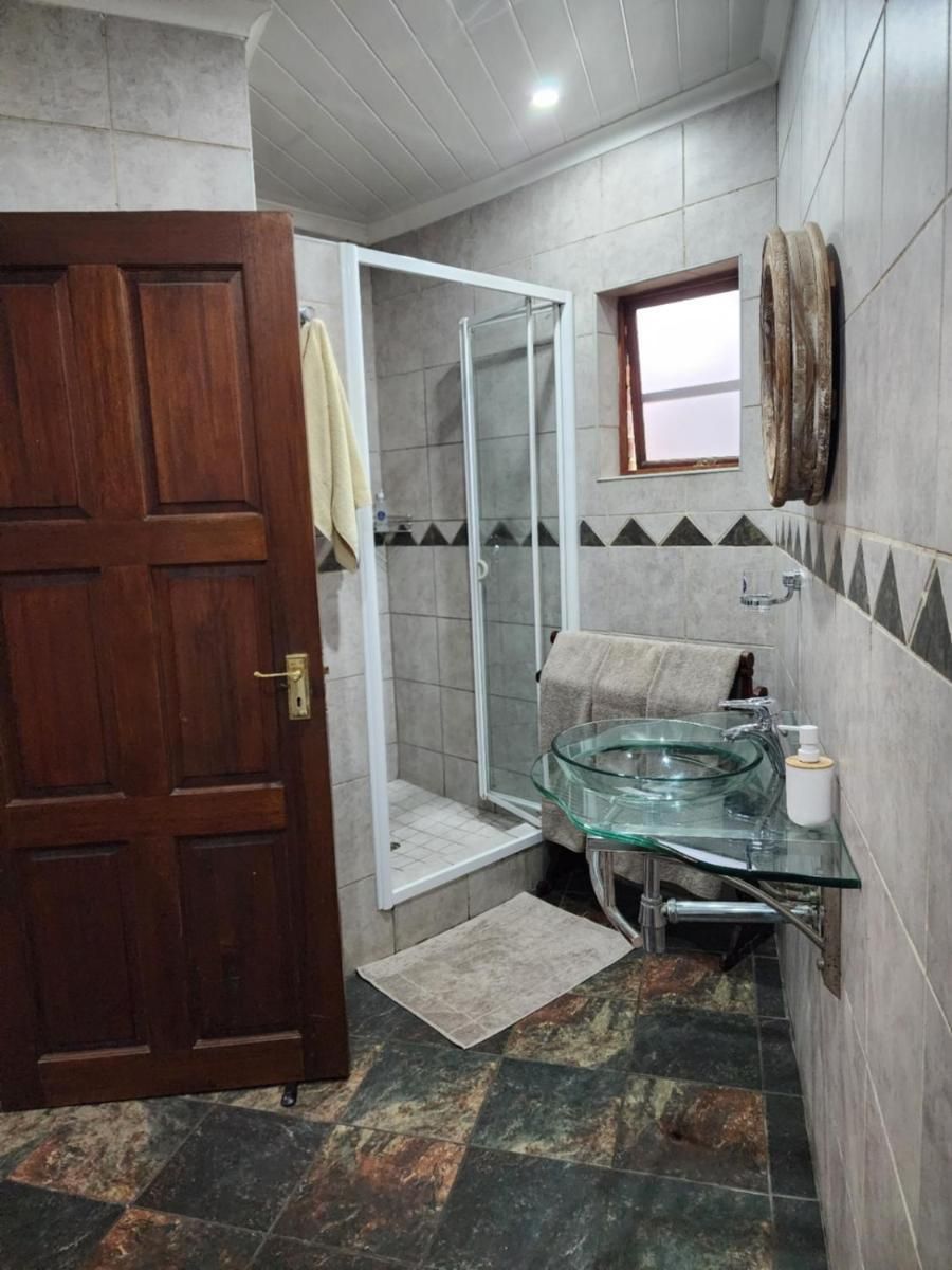 Goodnight Guest Lodge Deluxe Family Room 3