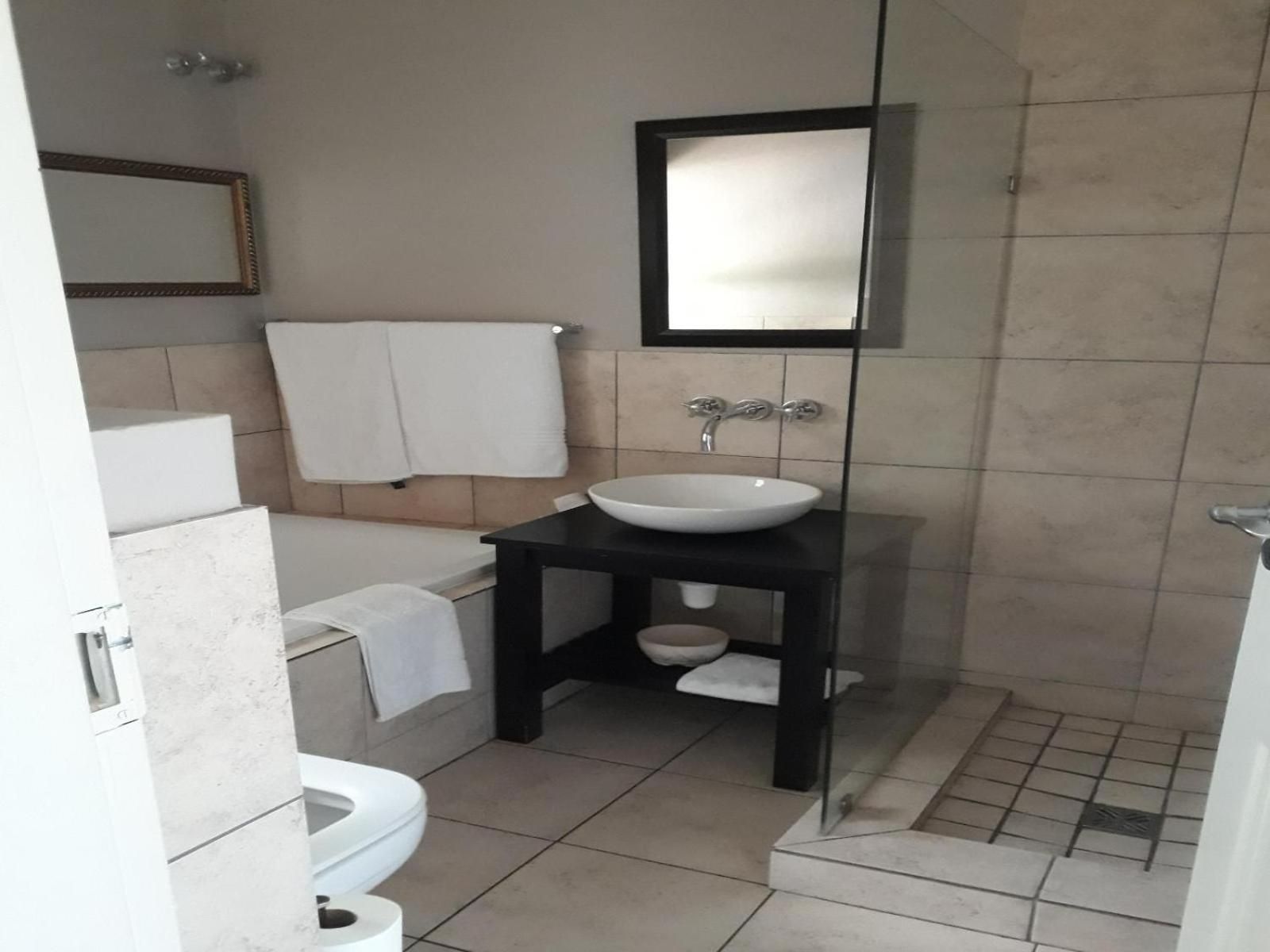 Luxury Queen Room