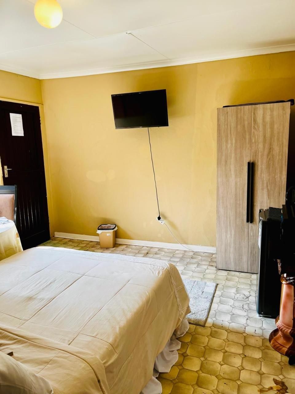 Single Room with Private Bathroom