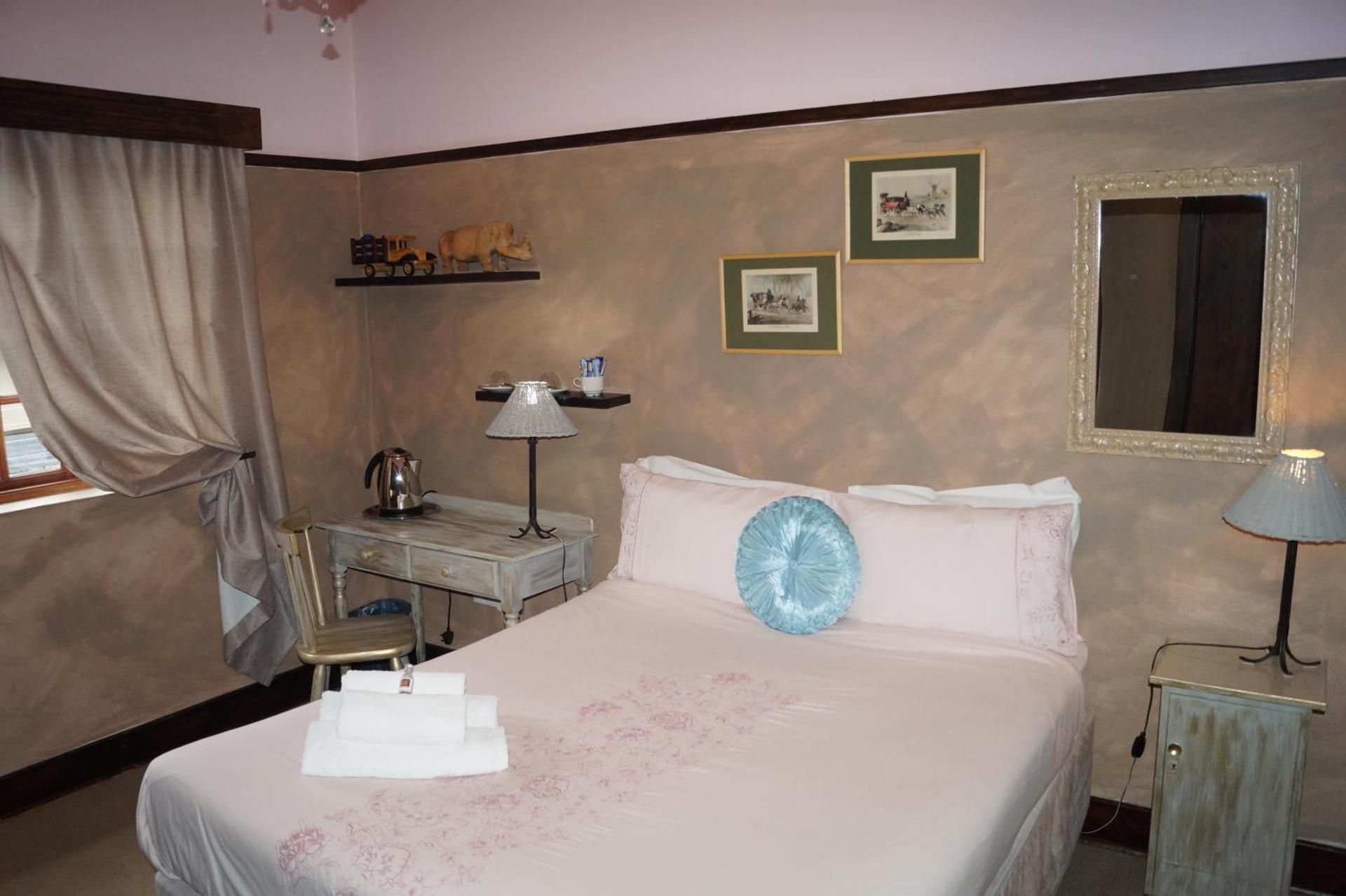 Standard Double Room with Shared Bathroom