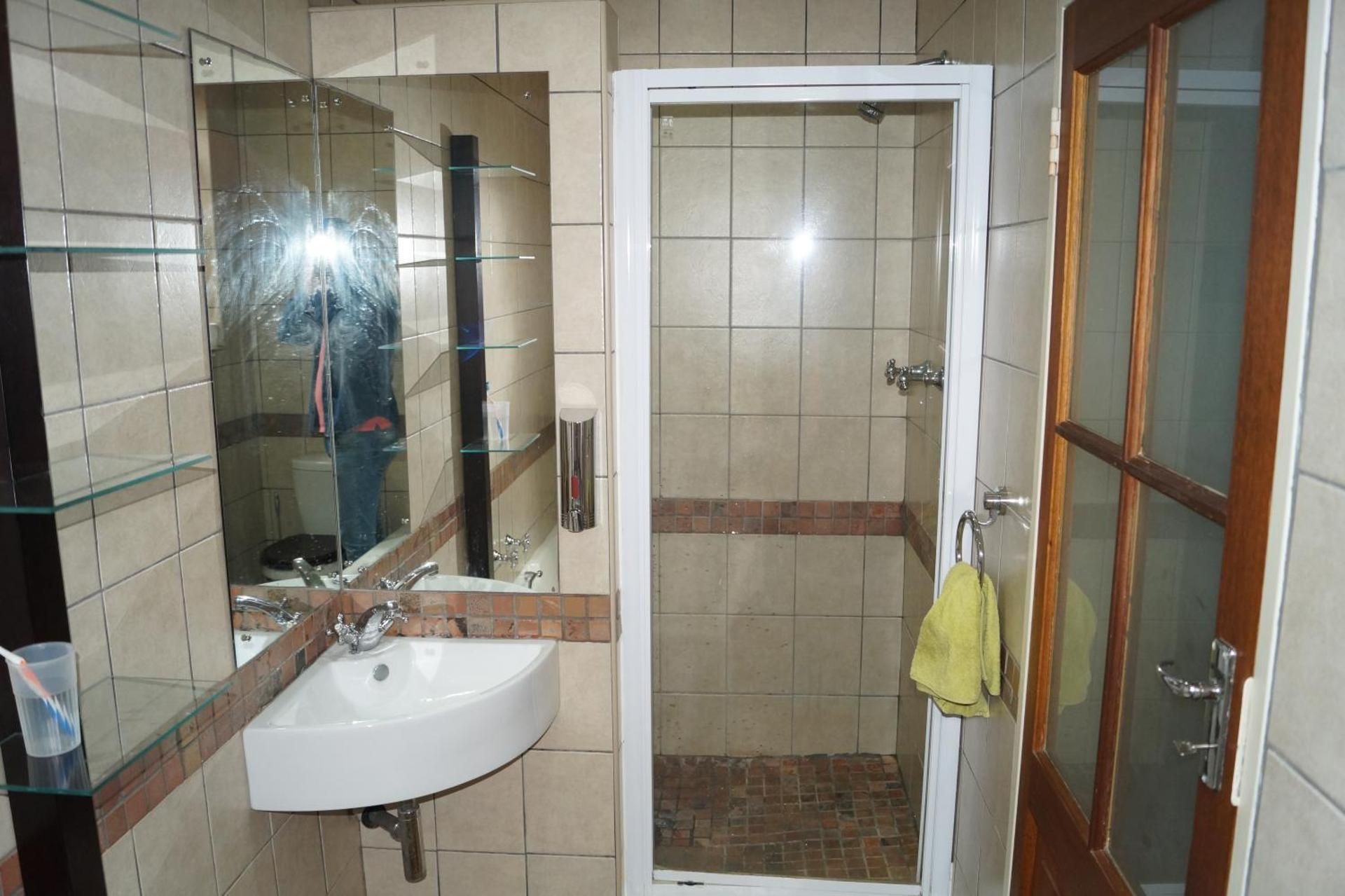 Double Room with Shared External Bathroom