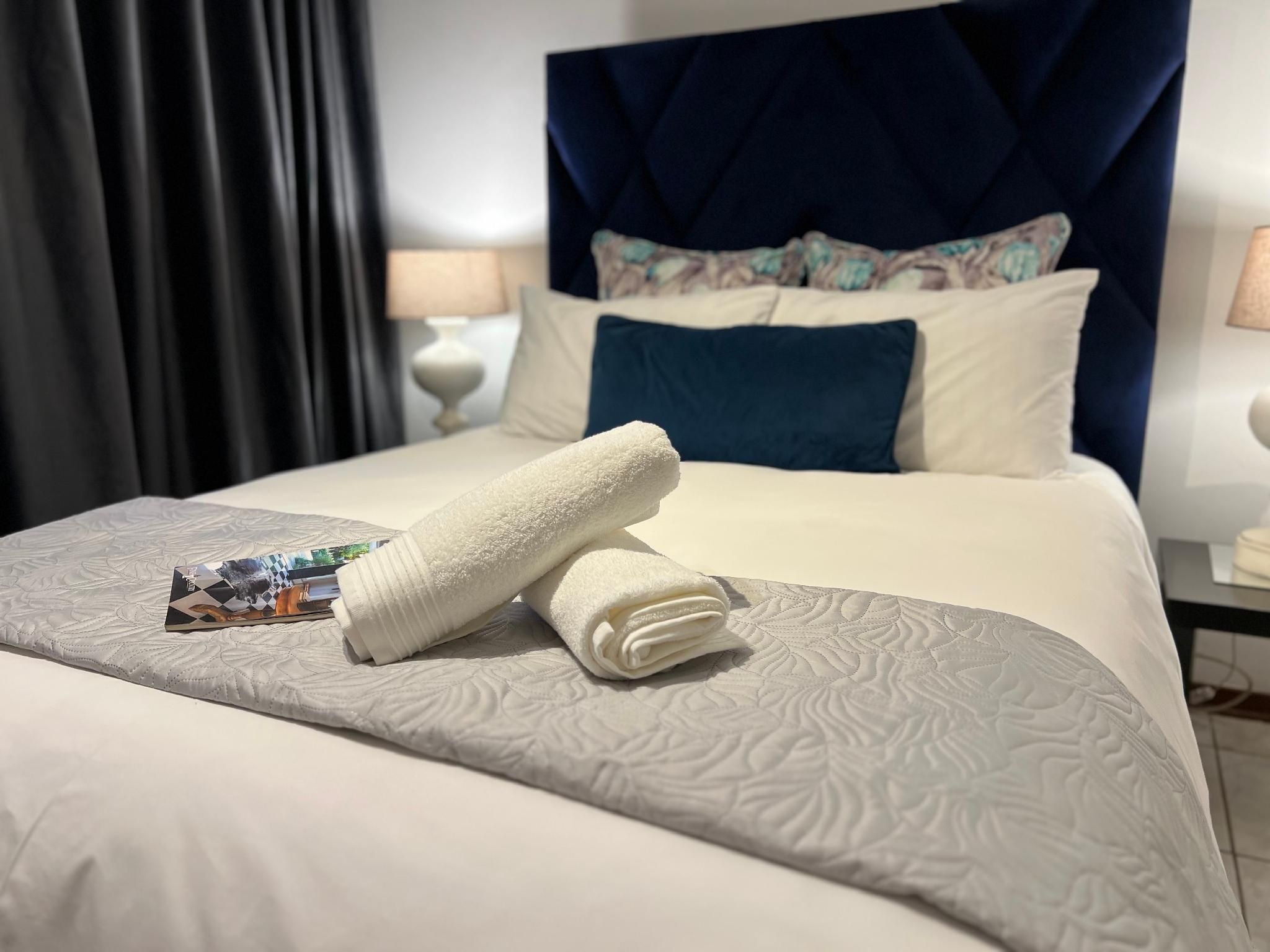 Standard - 1 Double Bed with Garden View