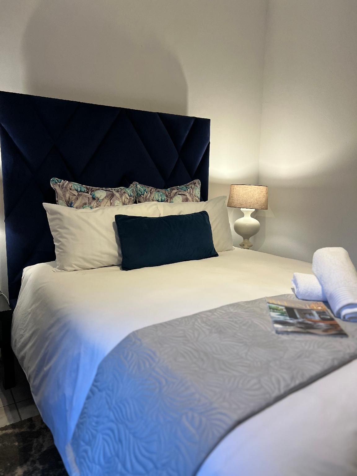 Standard - 1 Double Bed with Garden View