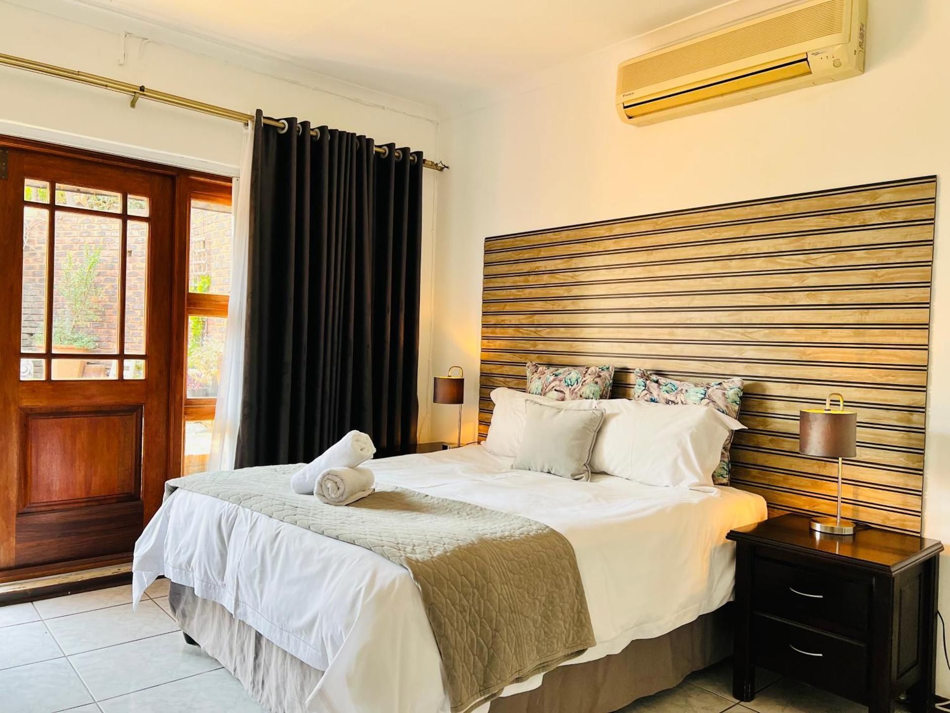 Deluxe Queen Suite