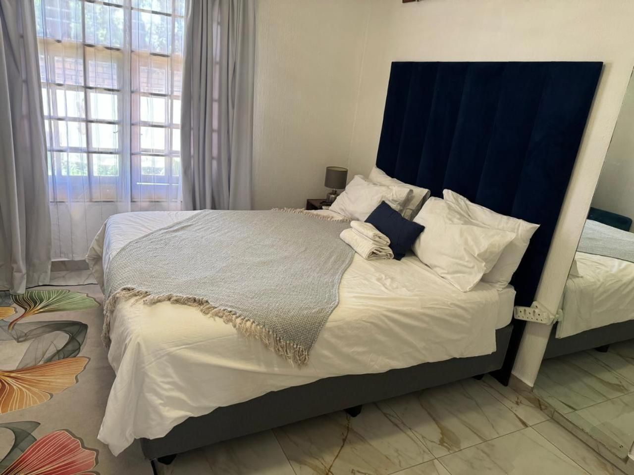 Deluxe Queen Suite