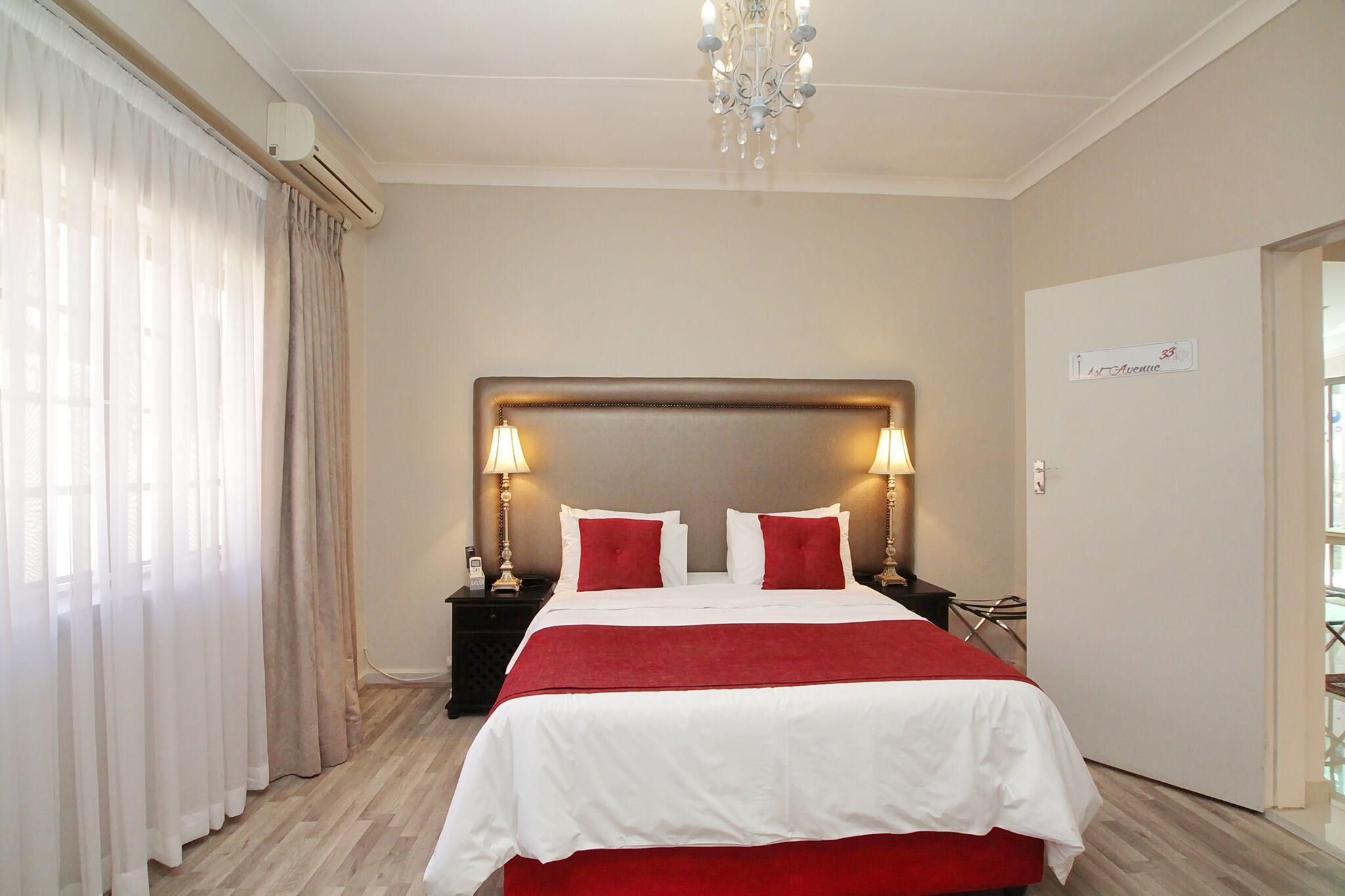 Queen Room with Full Bathroom