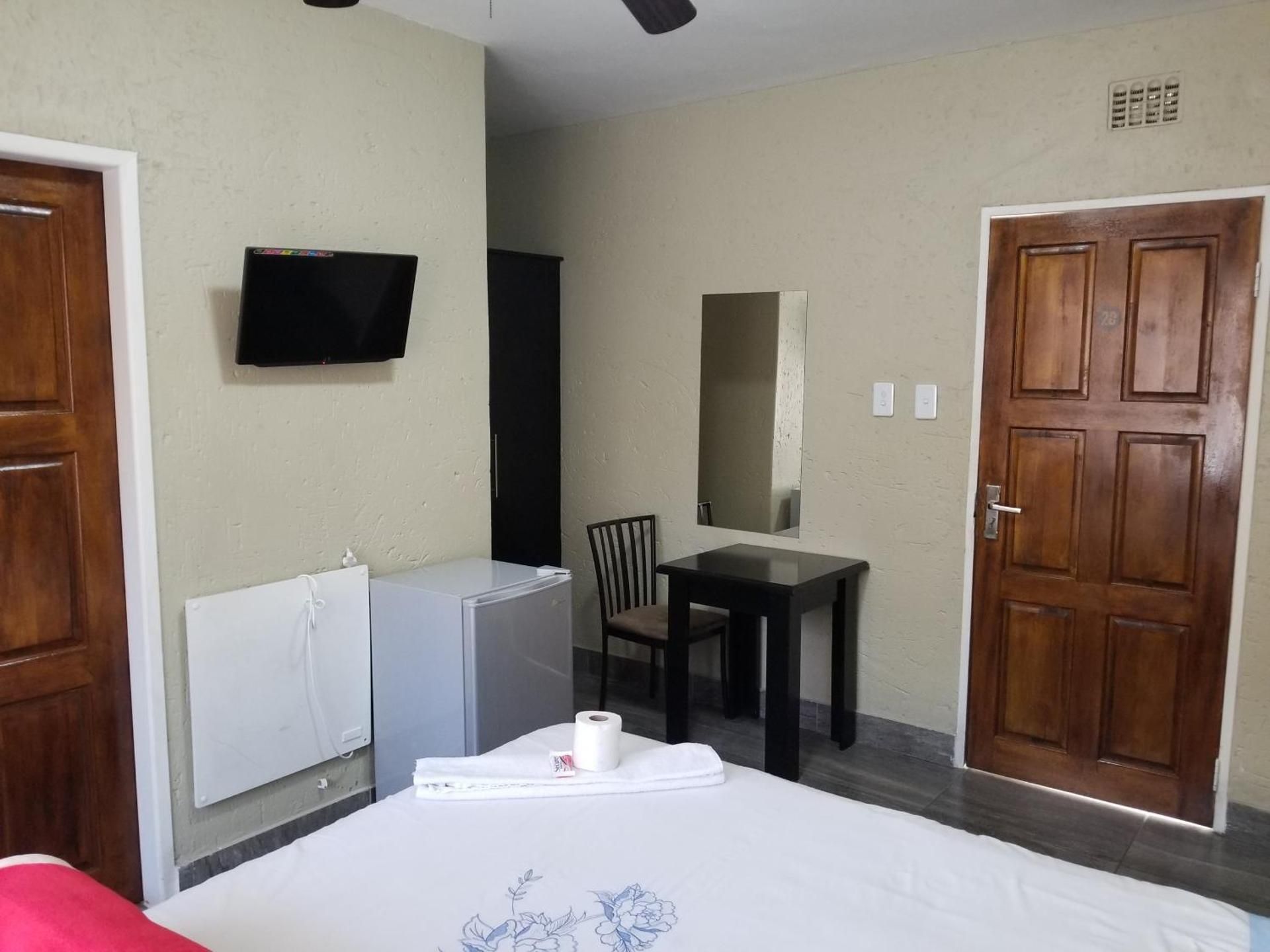 Standard Queen Room