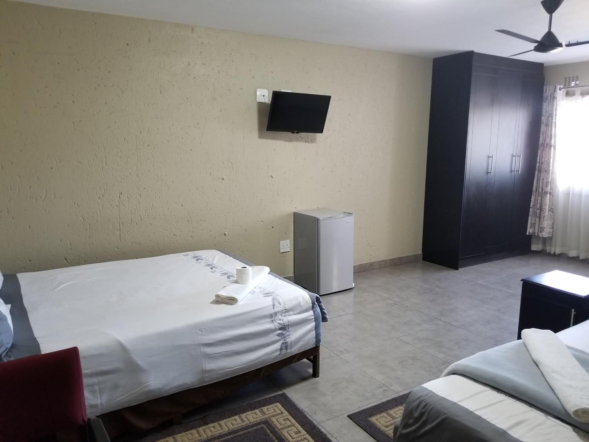 Standard Queen Room