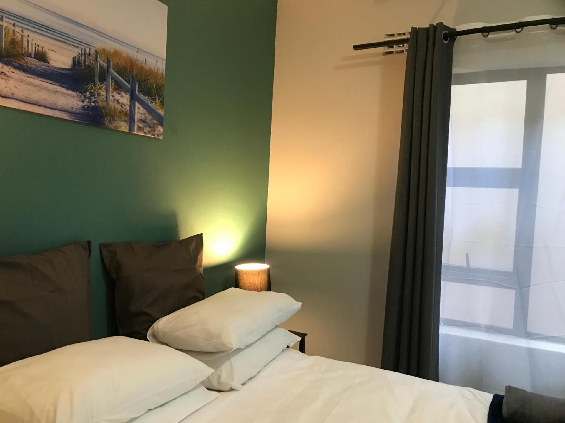 Deluxe Queen Suite