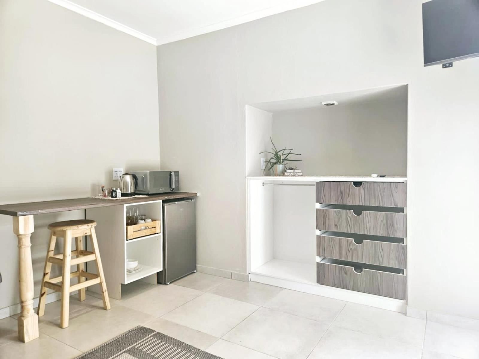 Bosveld In Die Stad 2 Guesthouse Superior Double or Twin Room with Pool View 3