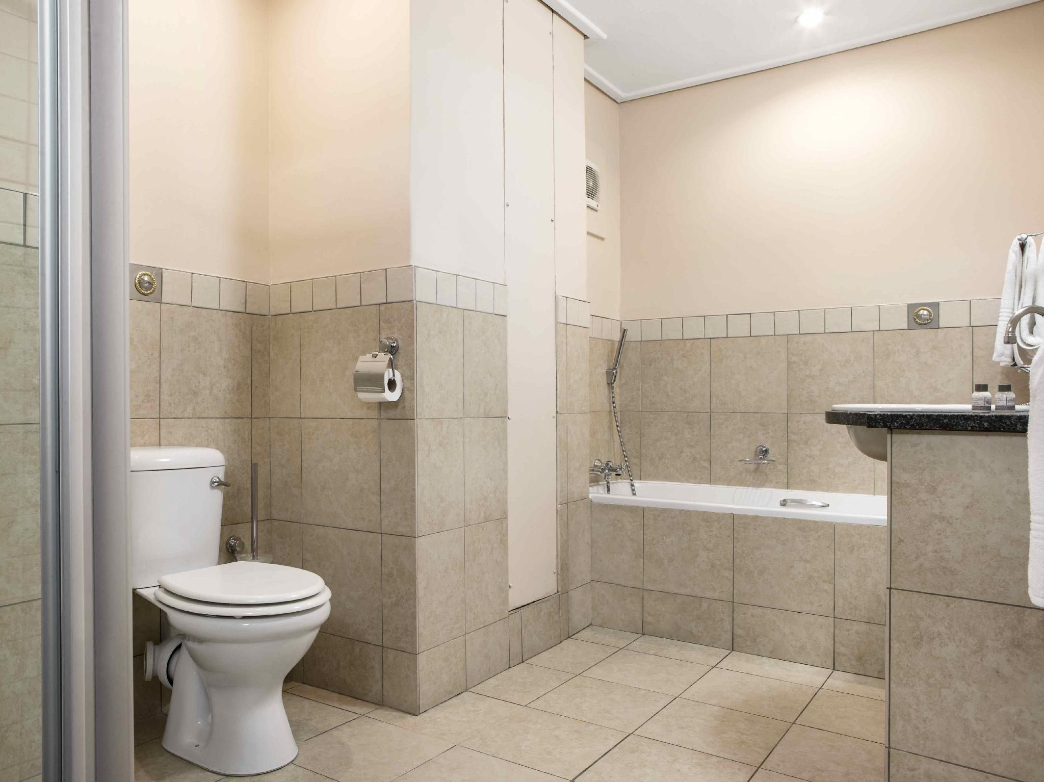 Premier Hotel Mapungubwe Executive Apartment 2