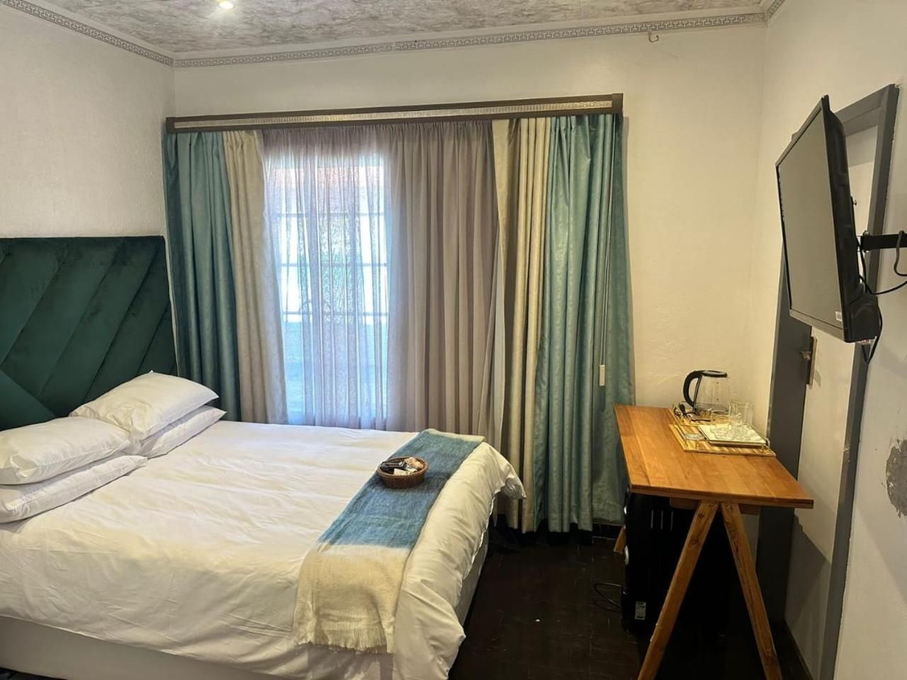 Standard Double Room with Shared Bathroom