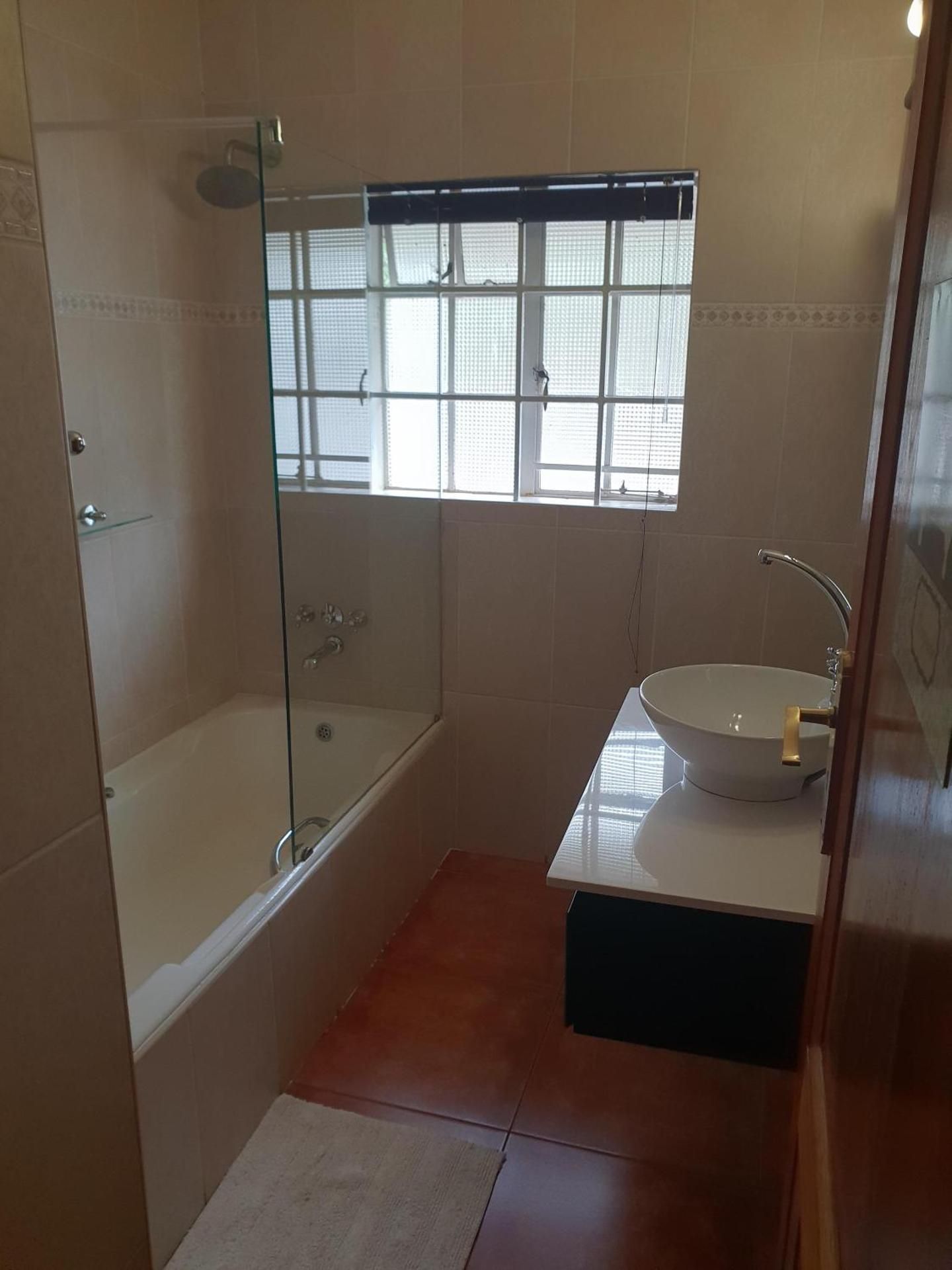 Budget Single Room with Private External Bathroom