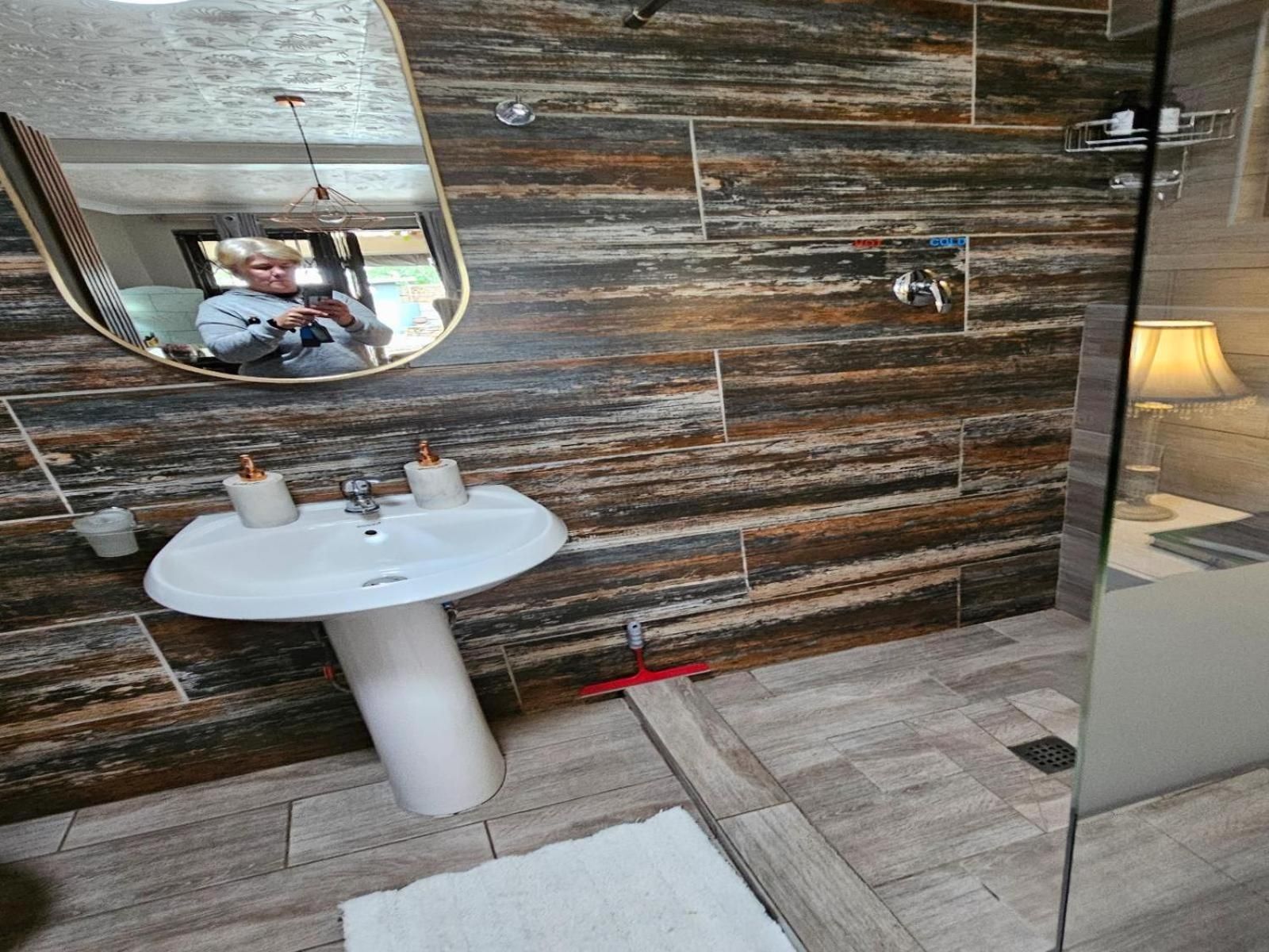 Deluxe Double Room with Shower