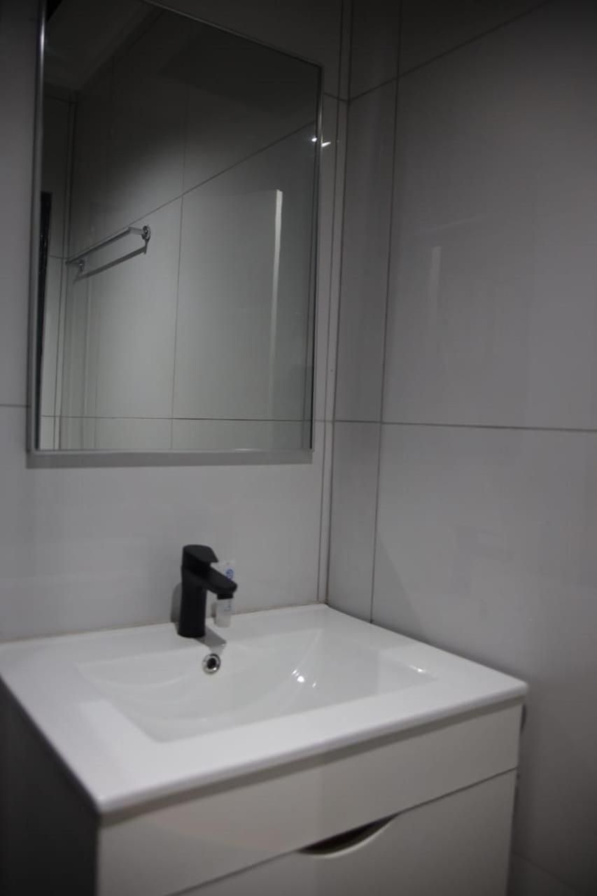 Hayat Hotel Twin Room 2