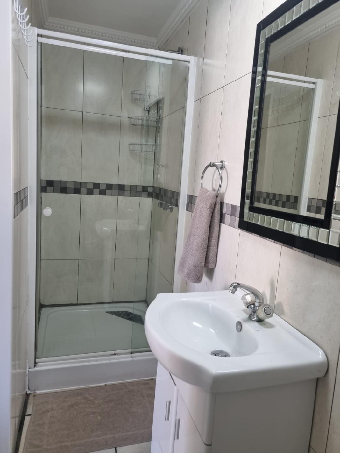 Airport Inn Bed and Breakfast Standard Twin 2