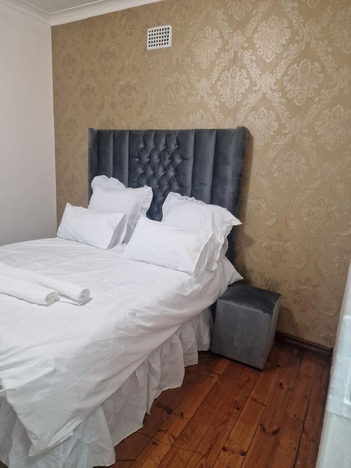 Double or Twin Room with Shared Bathroom